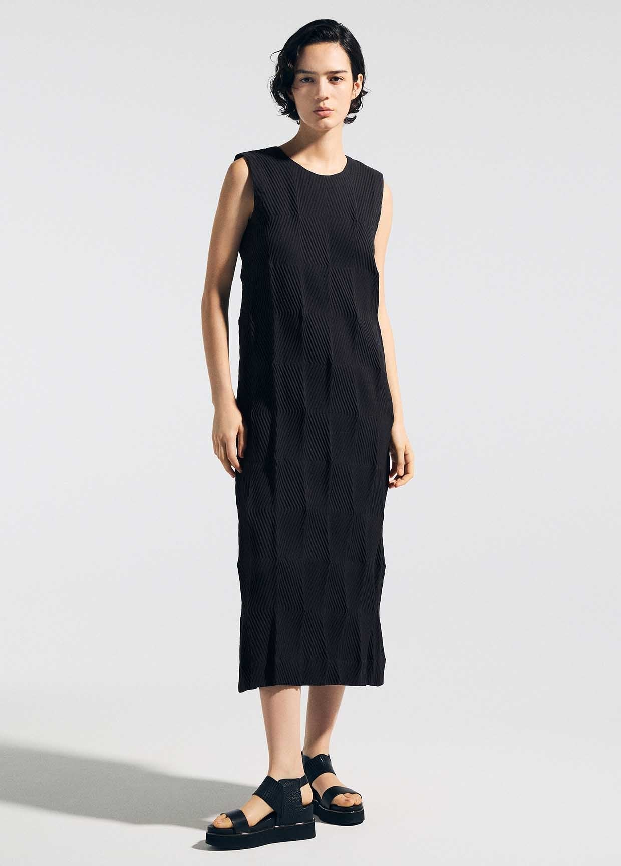 A-POC ABLE ISSEY MIYAKE LOOK 70 – The official ISSEY MIYAKE ONLINE