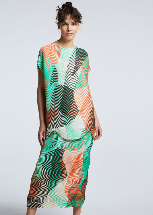 A model wears the A-POC ABLE ISSEY MIYAKE TYPE P 001 top.