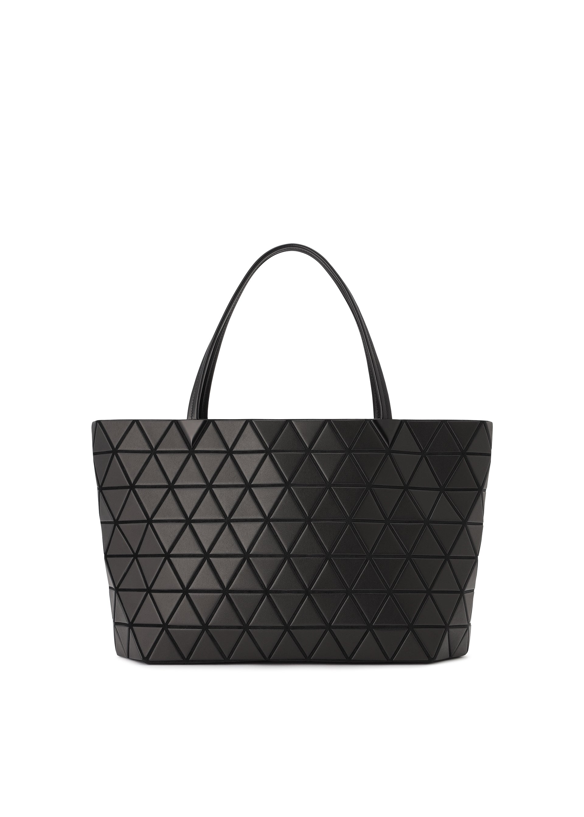 A product shot of the BAO BAO ISSEY MIYAKE BATEAU MATTE hand bag in matte black (16).