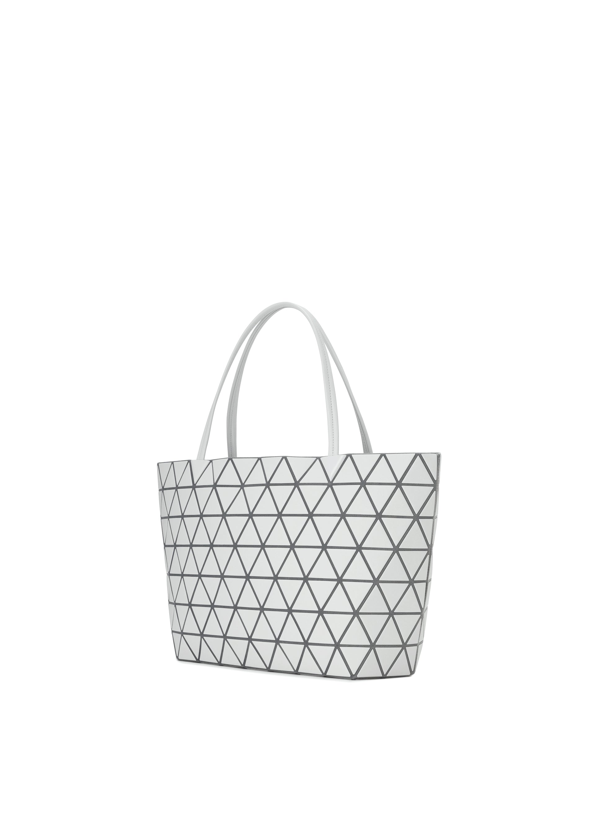 A detail shot of the BAO BAO ISSEY MIYAKE BATEAU MATTE hand bag.