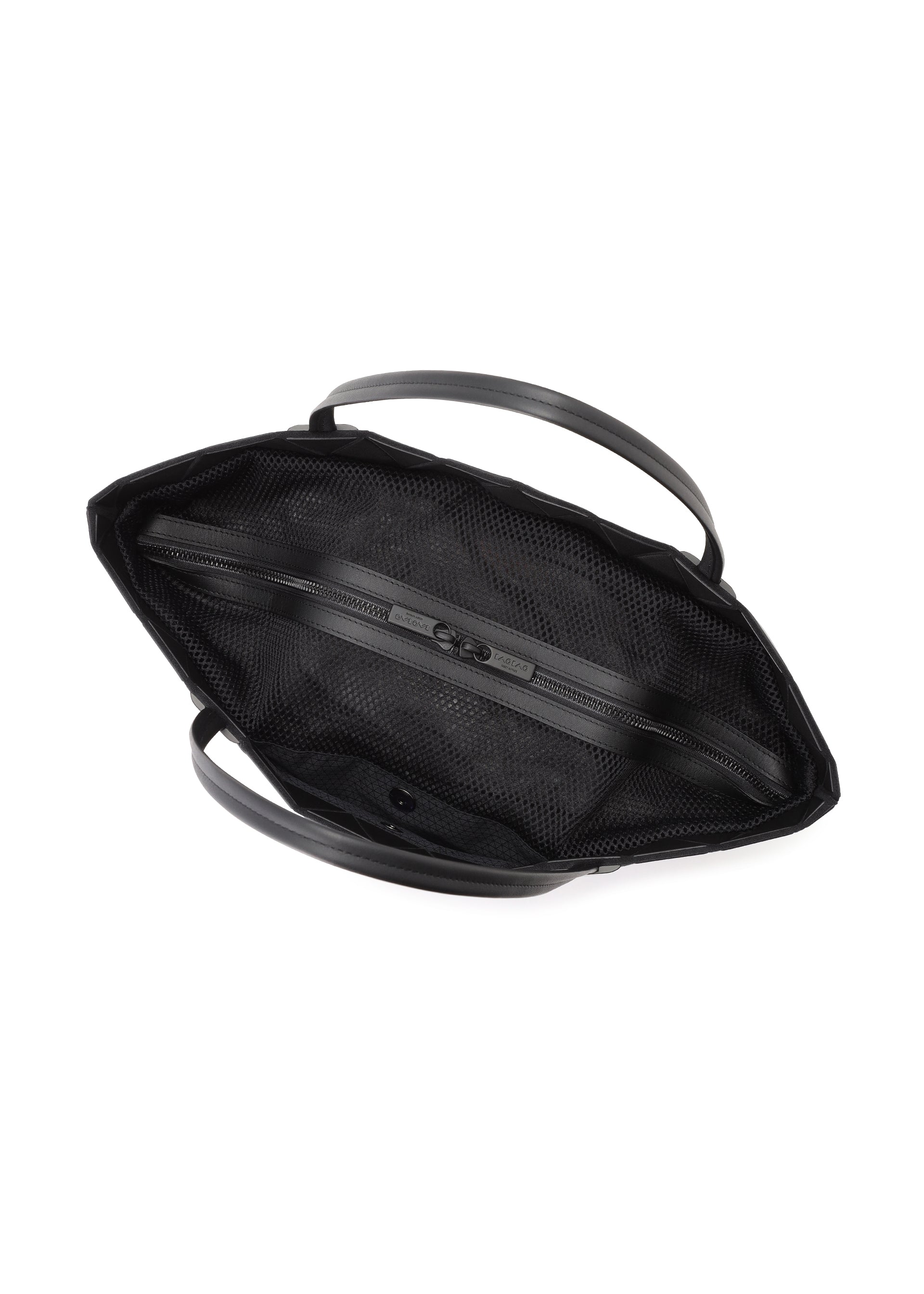 BATEAU MATTE Hand Bag Matte Black