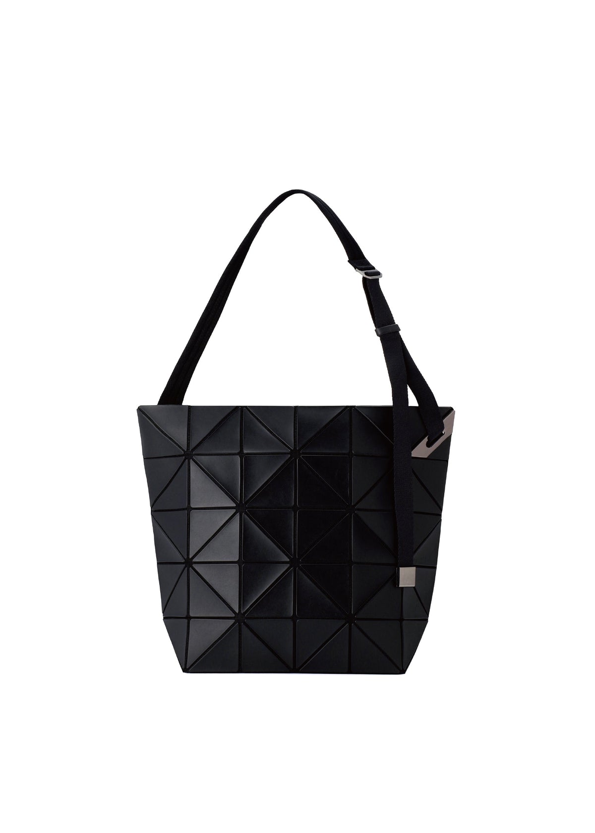 A product shot of the BAO BAO ISSEY MIYAKE BLOCKY shoulder bag in matte black (16).