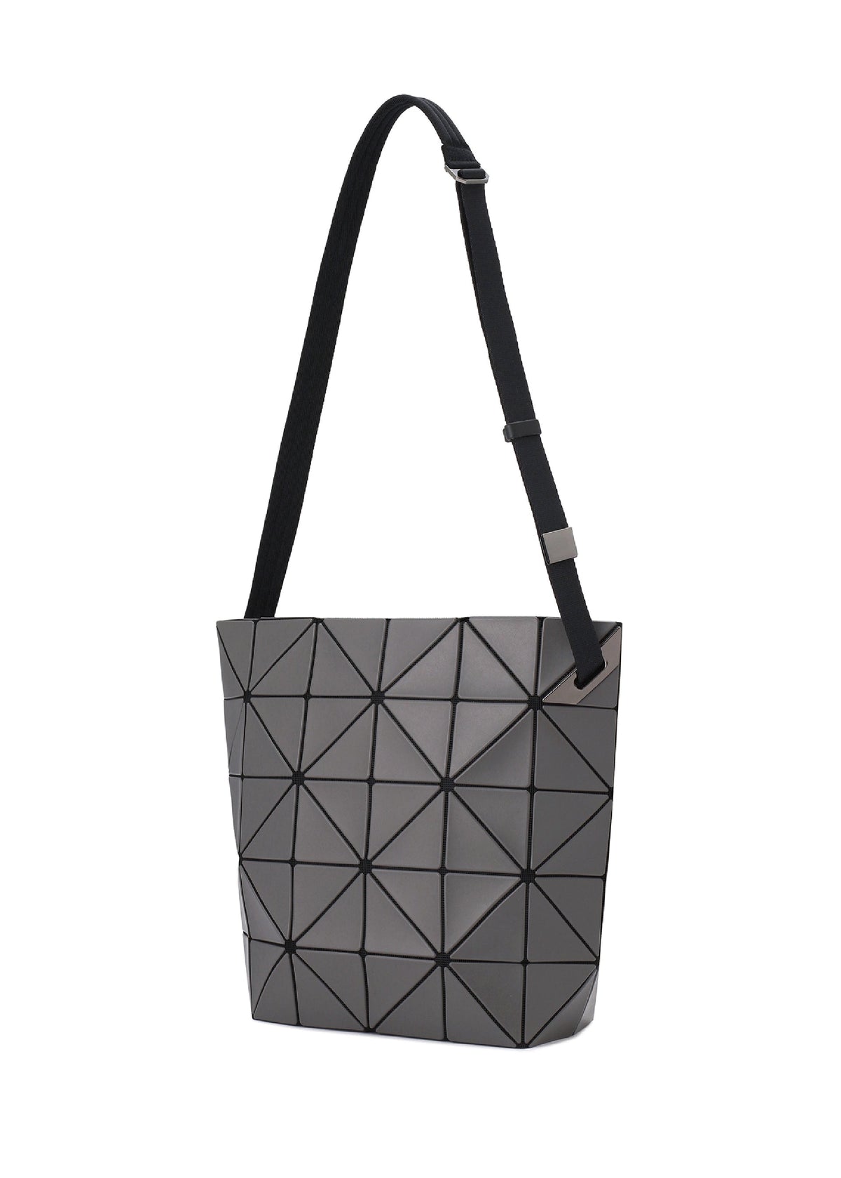 A detail shot of the BAO BAO ISSEY MIYAKE BLOCKY shoulder bag.