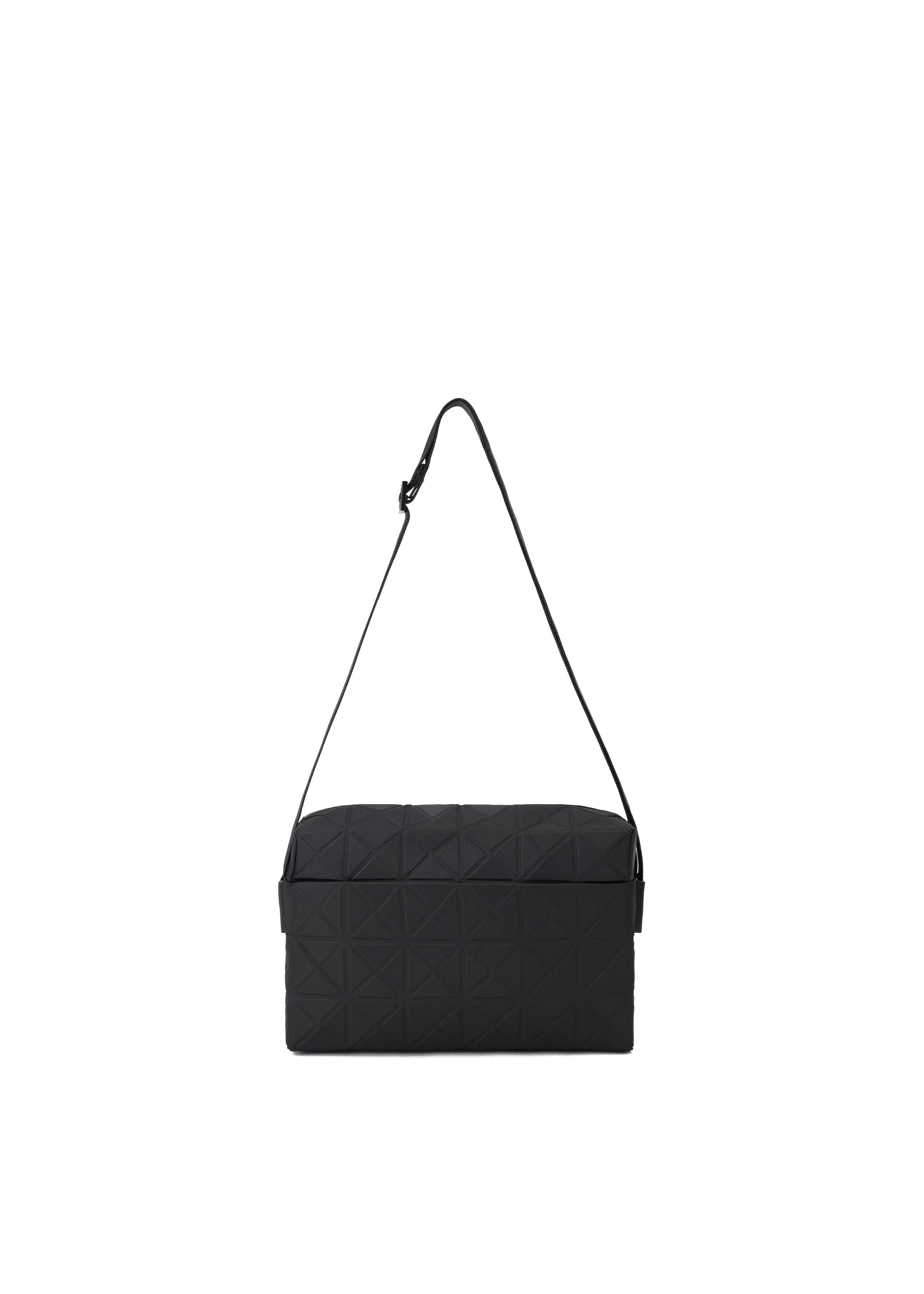 A product shot of the BAO BAO ISSEY MIYAKE TRACK shoulder bag in black (15).