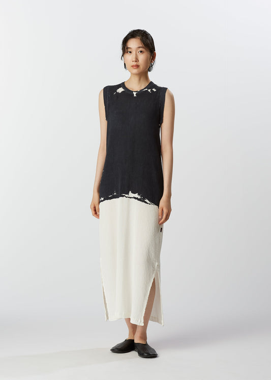 A model wears the HAAT KYO CHIJIMI OVER PRINT dress.