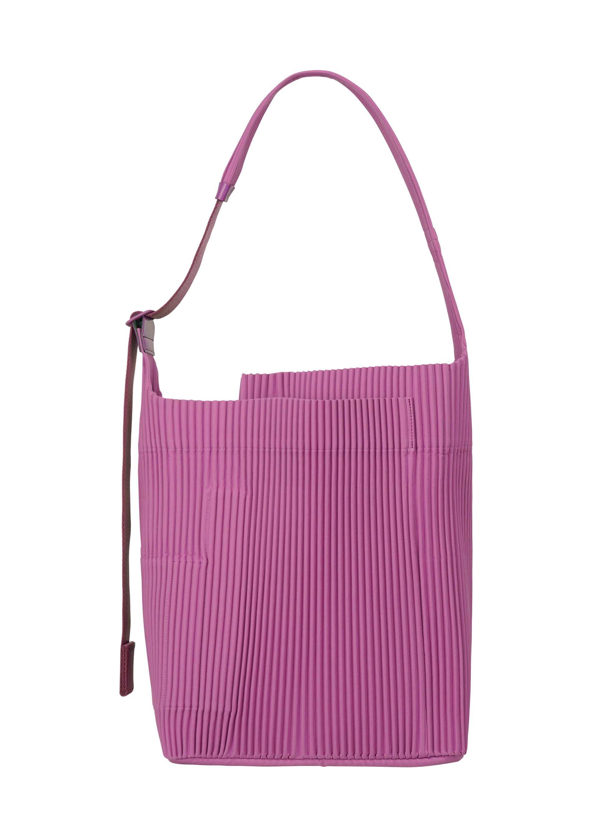 A detail shot of the HOMME PLISSÉ ISSEY MIYAKE UTILITY bag