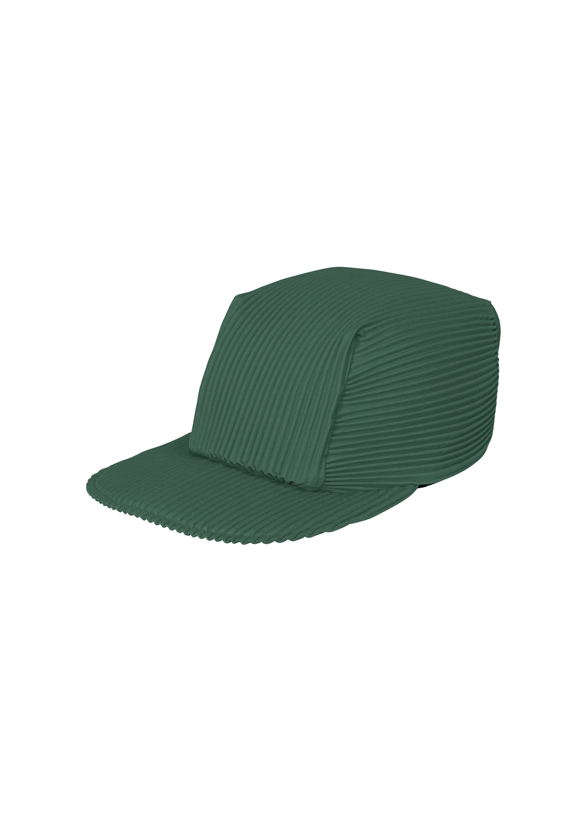 A product shot of the HOMME PLISSÉ ISSEY MIYAKE PLEATS CAP hat in evergreen (68).