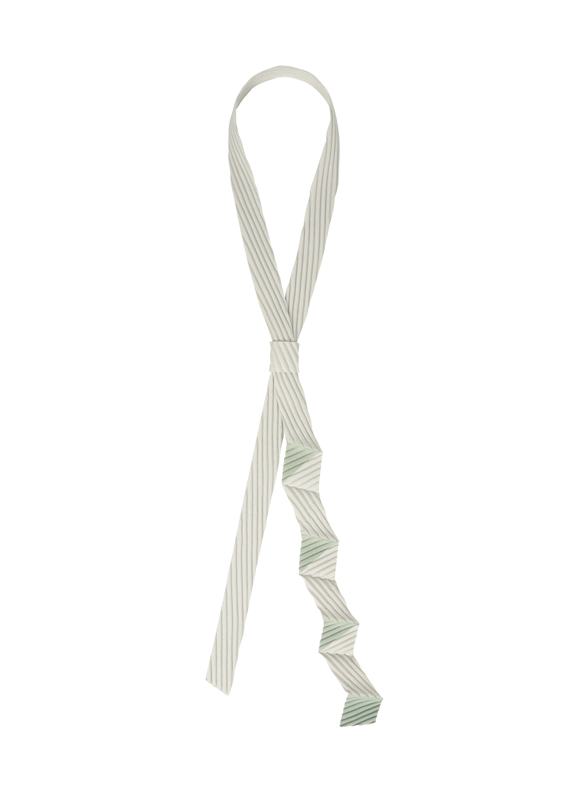 A product shot of the HOMME PLISSÉ ISSEY MIYAKE ZIGZAG TIE tie in white (01).