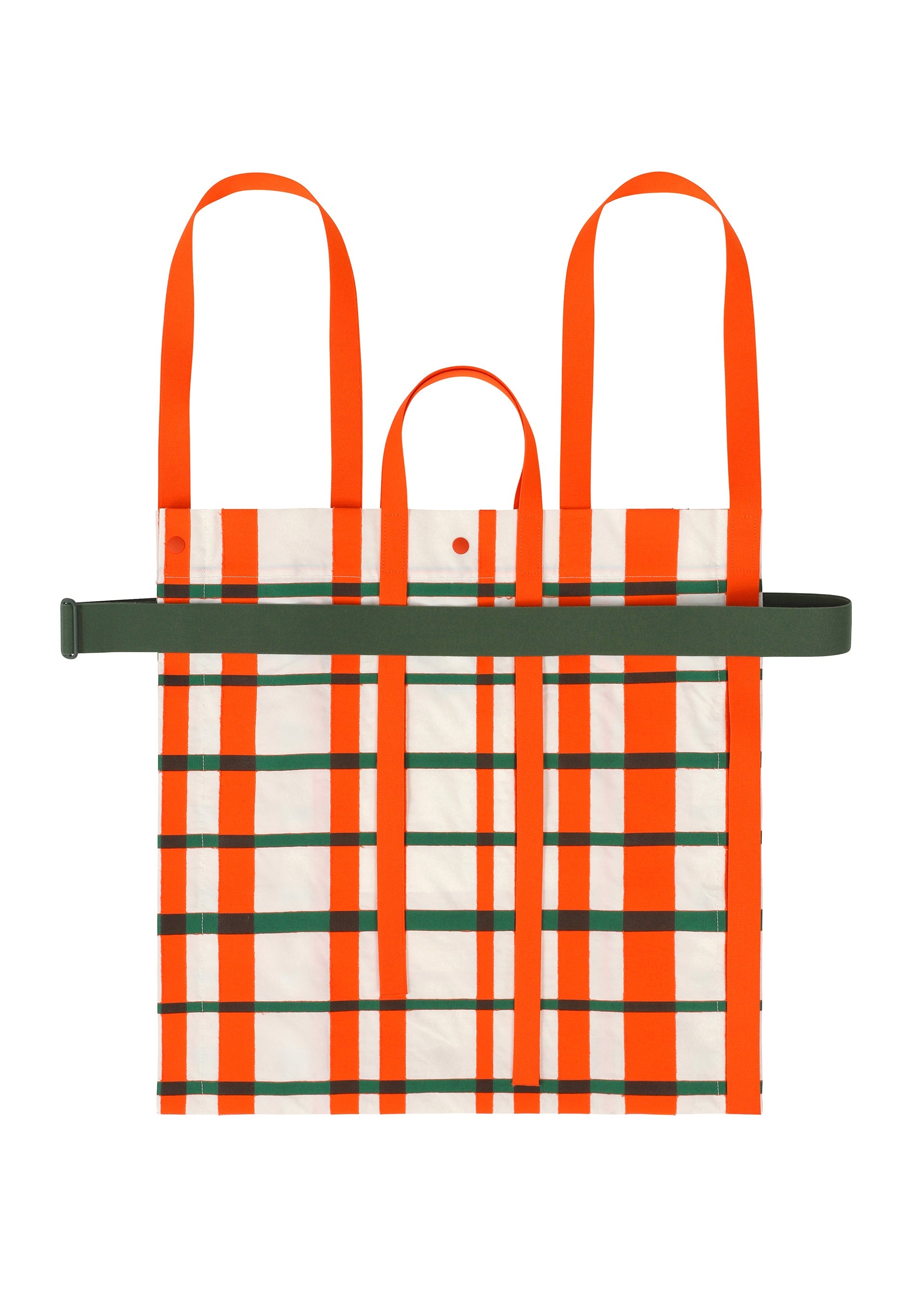 A product shot of the HOMME PLISSÉ ISSEY MIYAKE WINDSWEPT PLAID BAG bag in white (01).