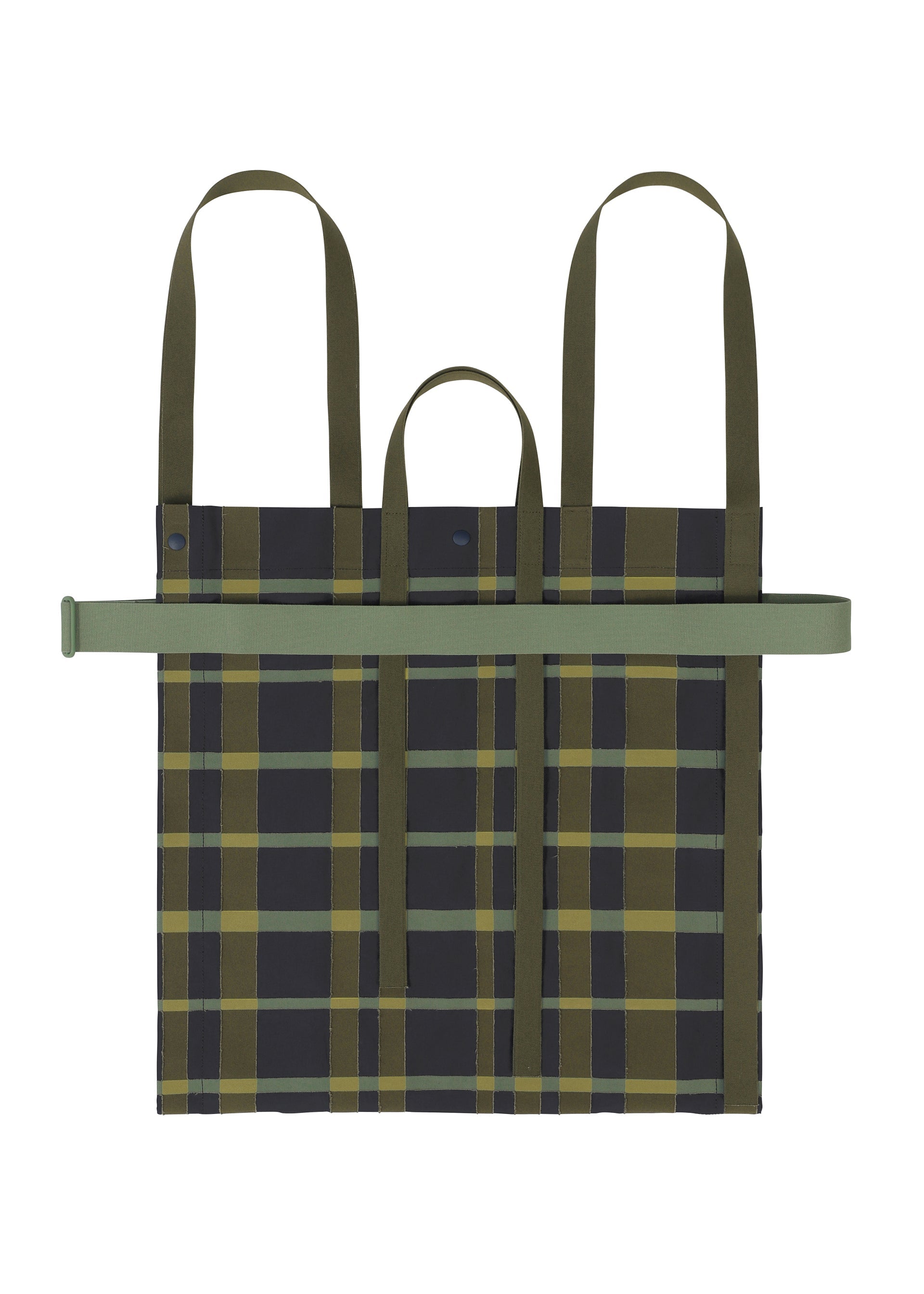A product shot of the HOMME PLISSÉ ISSEY MIYAKE WINDSWEPT PLAID BAG bag in navy (75).
