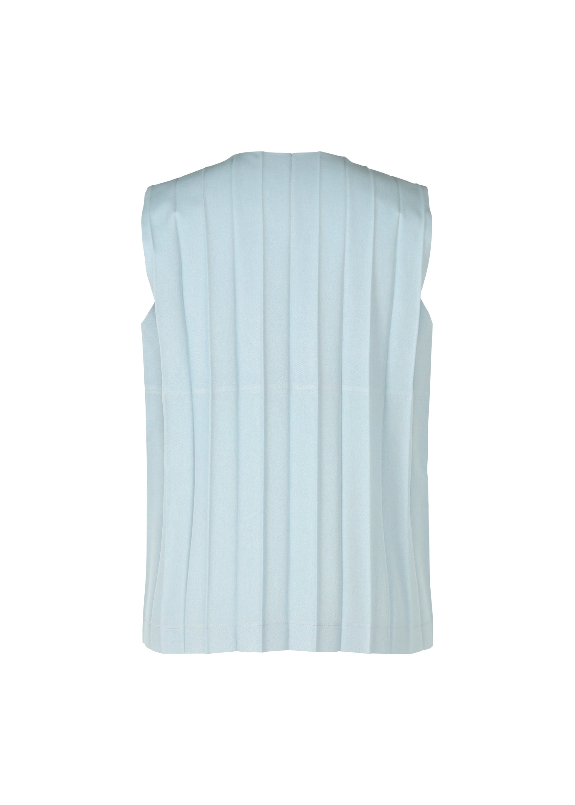 A detail shot of the HOMME PLISSÉ ISSEY MIYAKE EDGE ENSEMBLE vest.