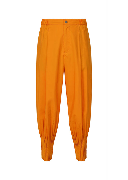 A product shot of the HOMME PLISSÉ ISSEY MIYAKE CASCADE trousers in .