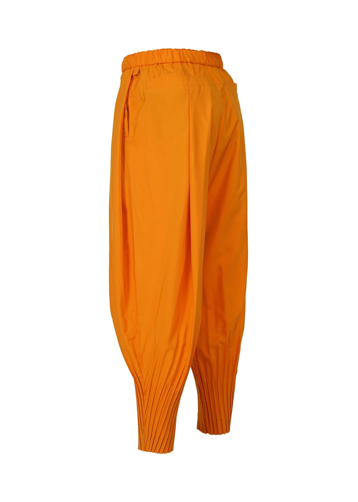 A detail shot of the HOMME PLISSÉ ISSEY MIYAKE CASCADE trousers.