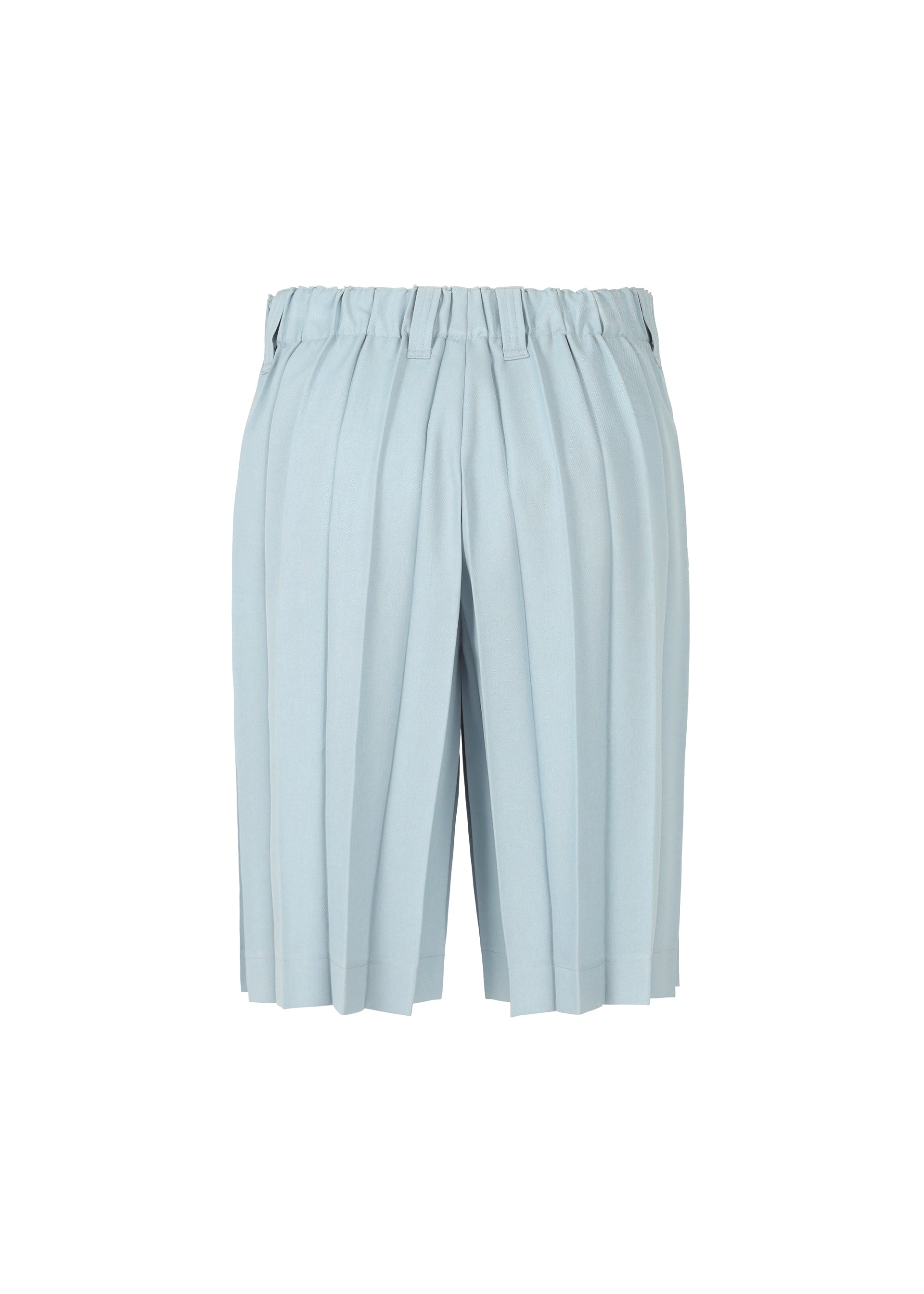 A detail shot of the HOMME PLISSÉ ISSEY MIYAKE EDGE ENSEMBLE trousers.