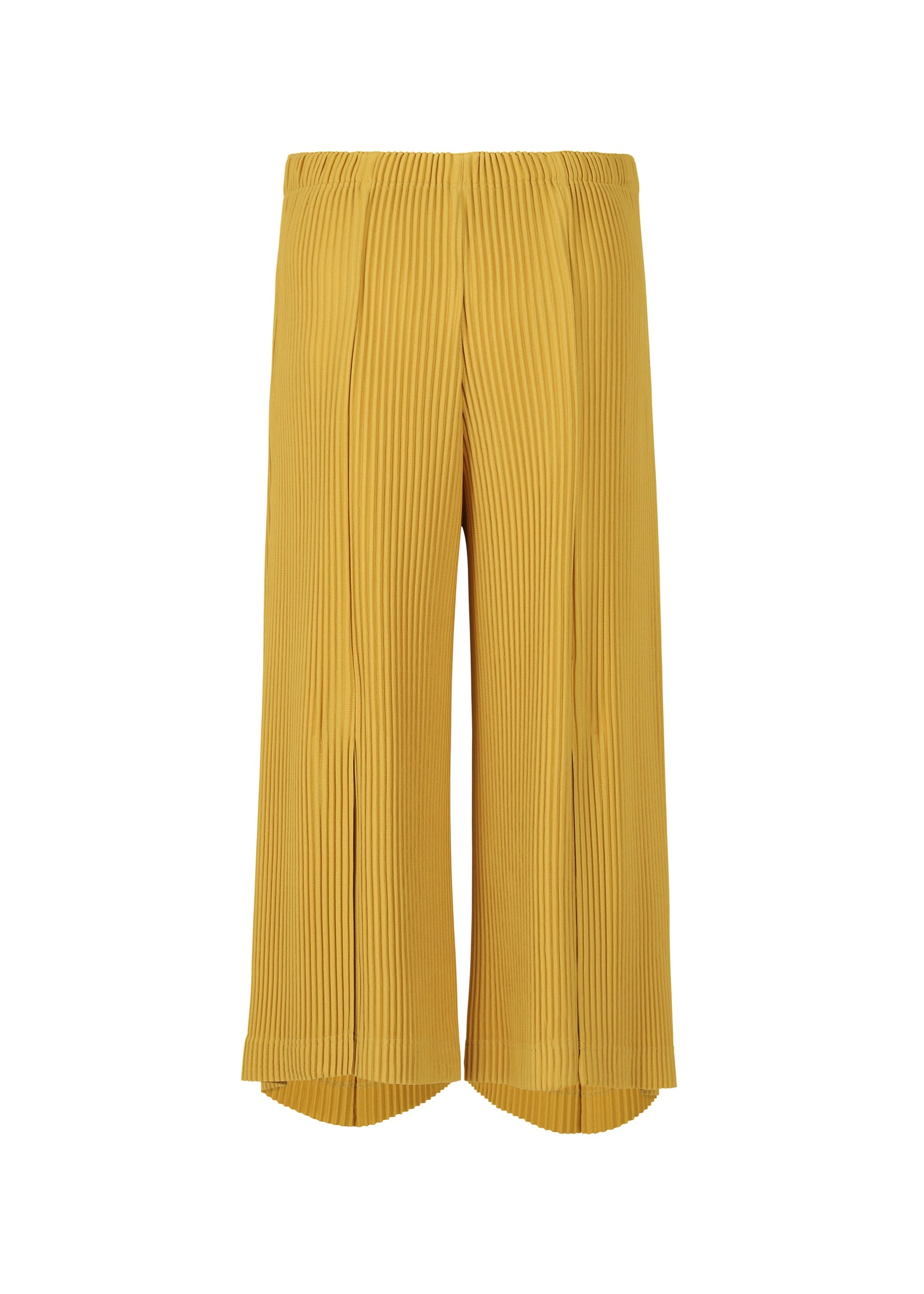 A detail shot of the HOMME PLISSÉ ISSEY MIYAKE MC JUNE trousers.