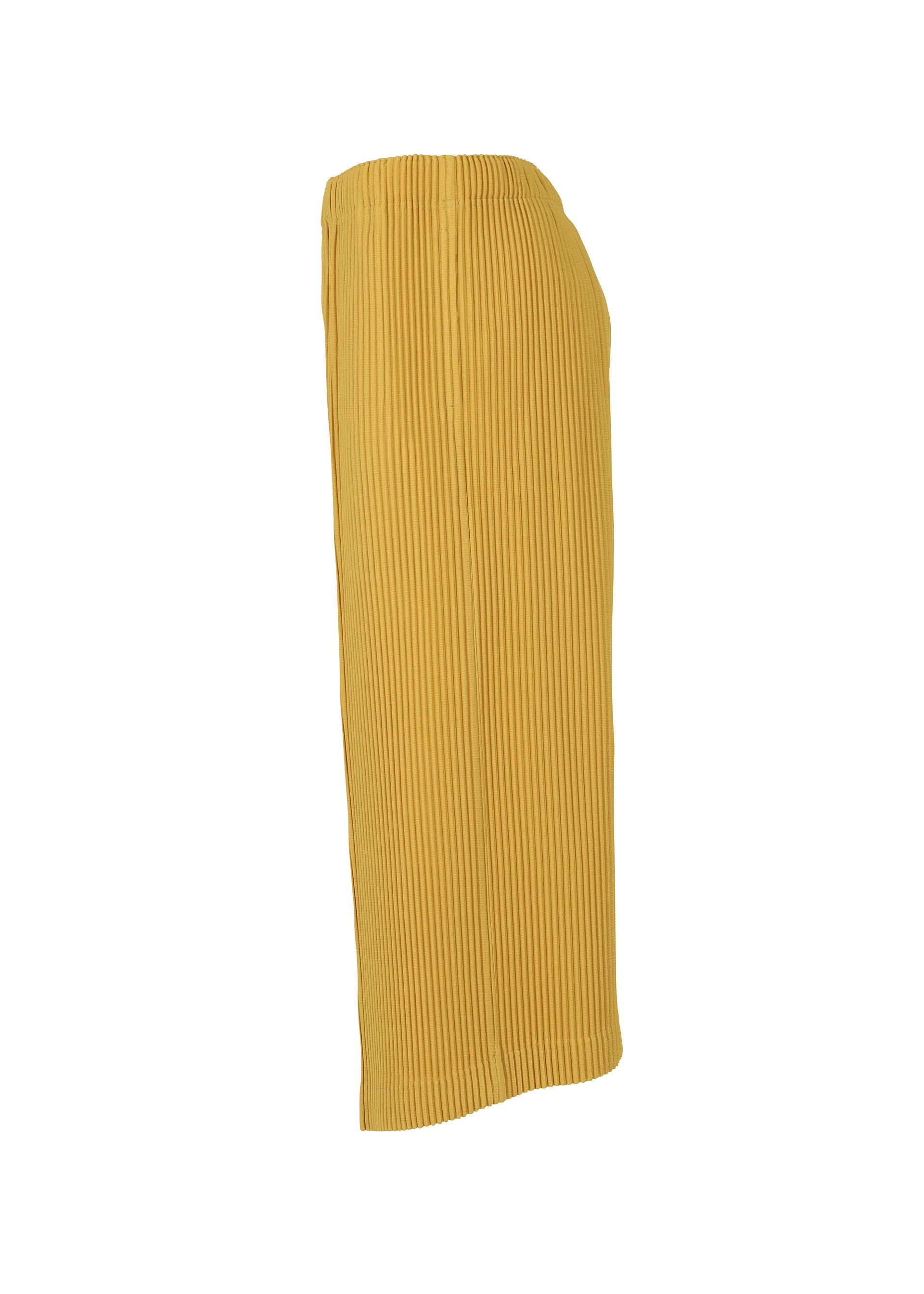 A detail shot of the HOMME PLISSÉ ISSEY MIYAKE MC JUNE trousers.