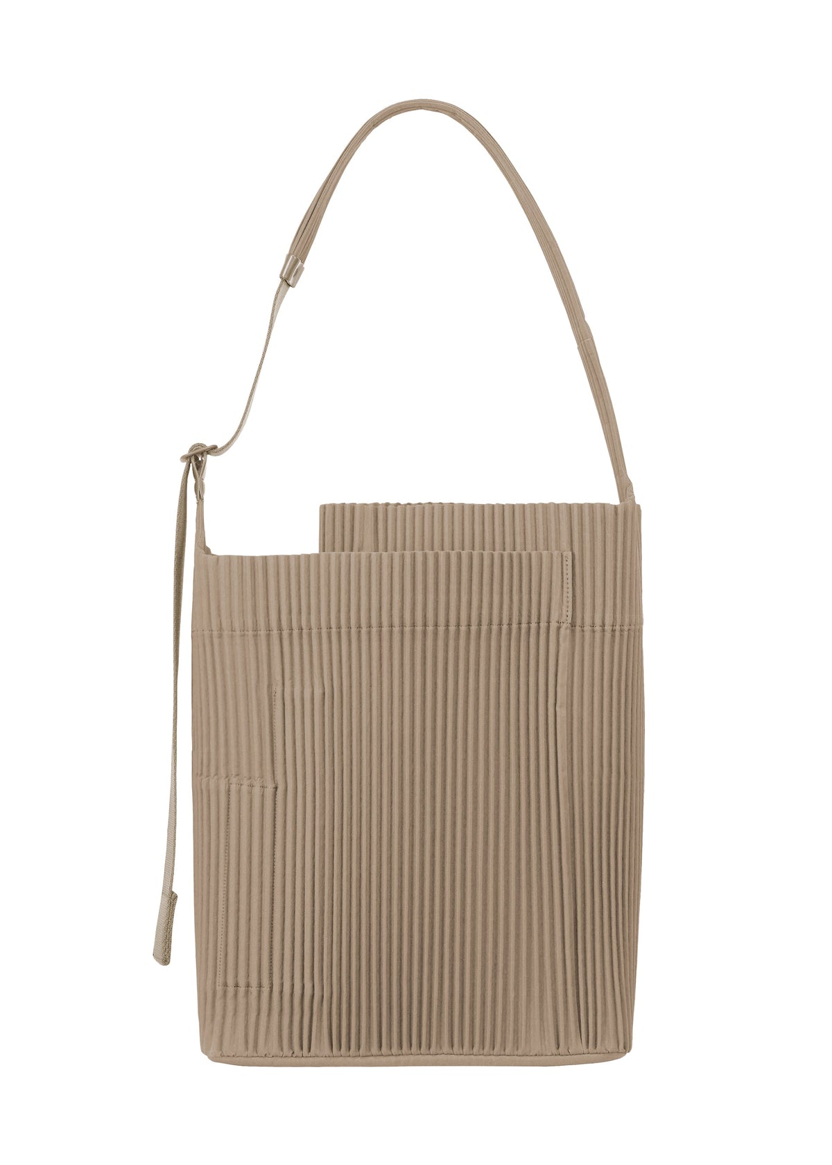 A detail shot of the HOMME PLISSÉ ISSEY MIYAKE UTILITY bag.