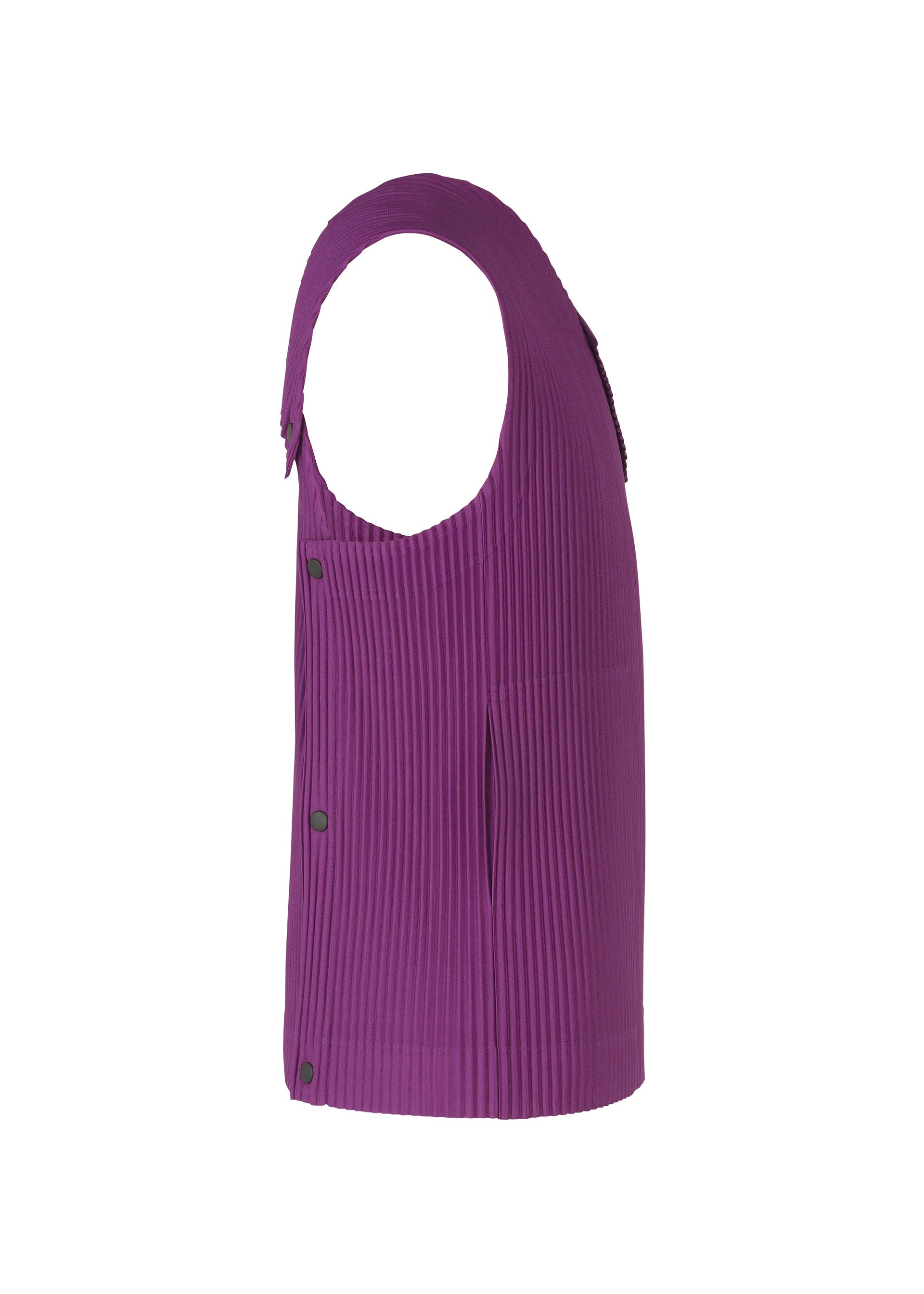 A detail shot of the HOMME PLISSÉ ISSEY MIYAKE STONE CLOUD vest.