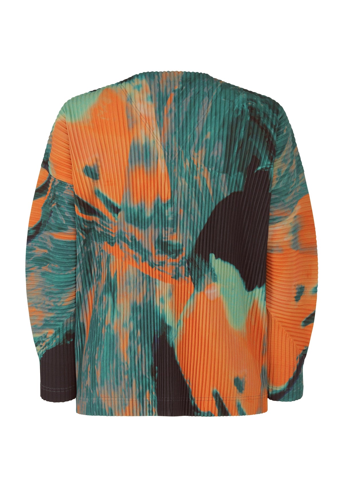 A detail shot of the HOMME PLISSÉ ISSEY MIYAKE AGATE shirt.