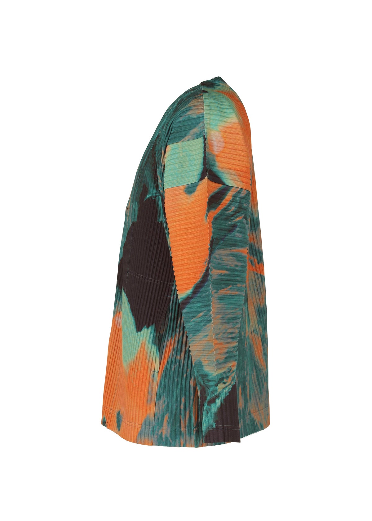 A detail shot of the HOMME PLISSÉ ISSEY MIYAKE AGATE shirt.