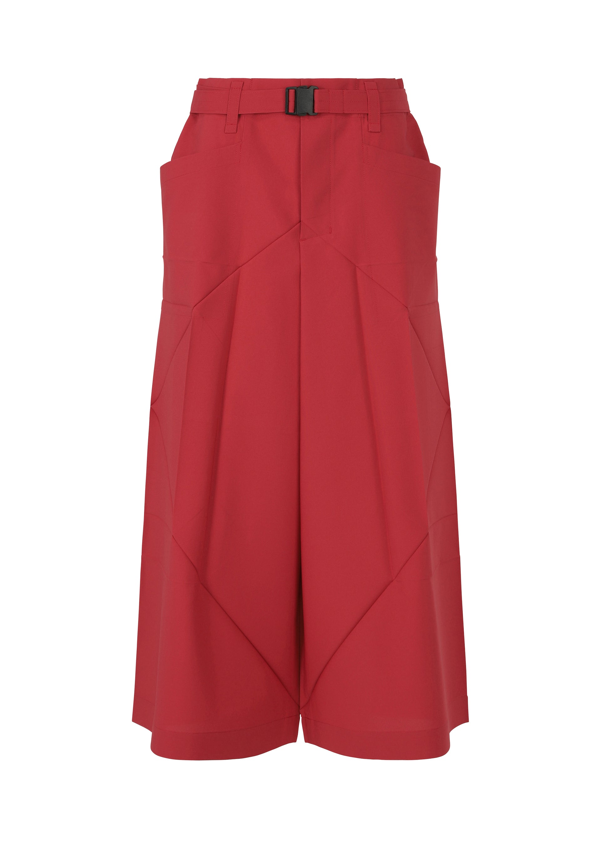 A product shot of the 132 5. ISSEY MIYAKE EDGE BOTTOMS trousers in crimson (28).