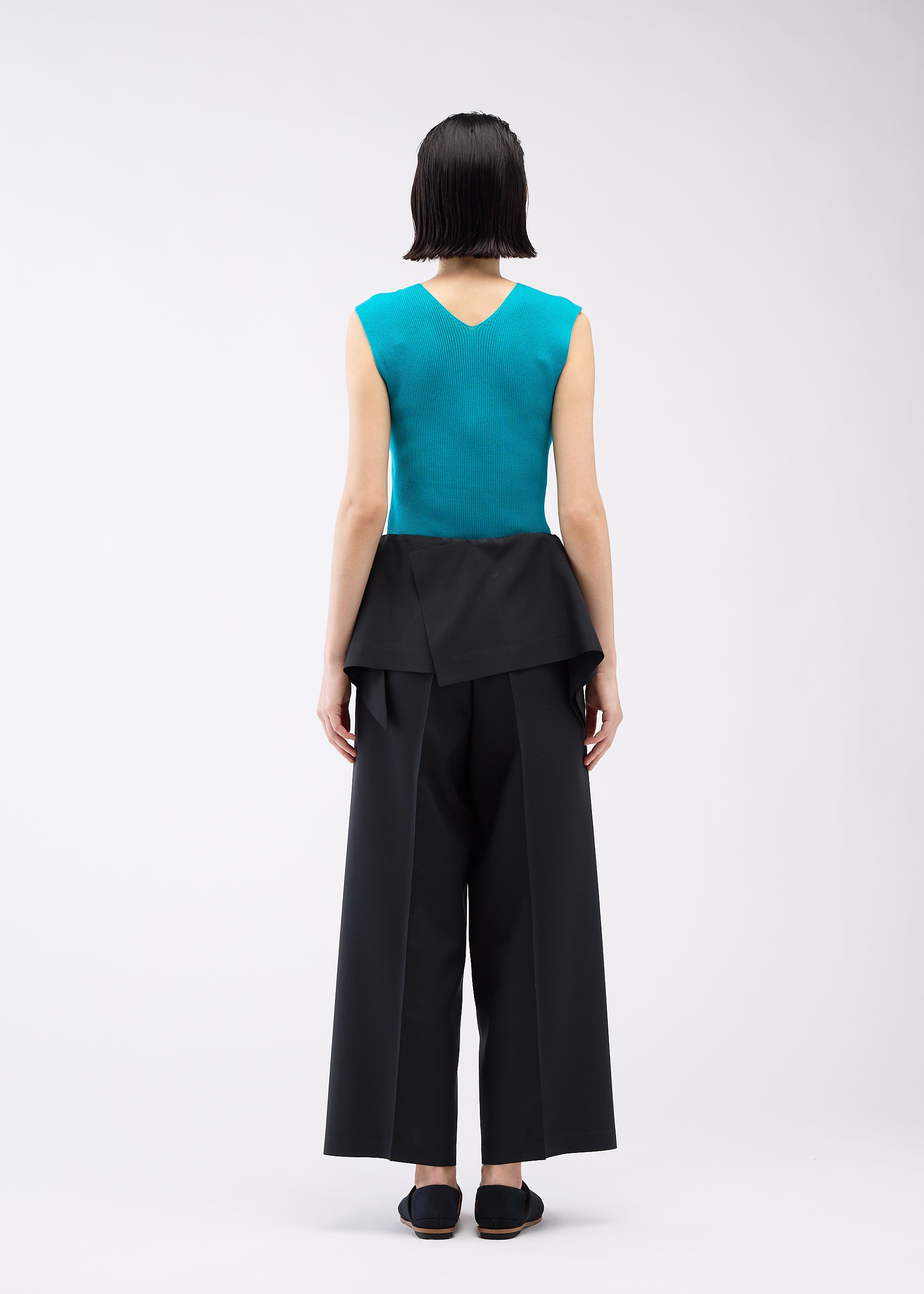 BOX COMPOSITION SOLID Trousers Black