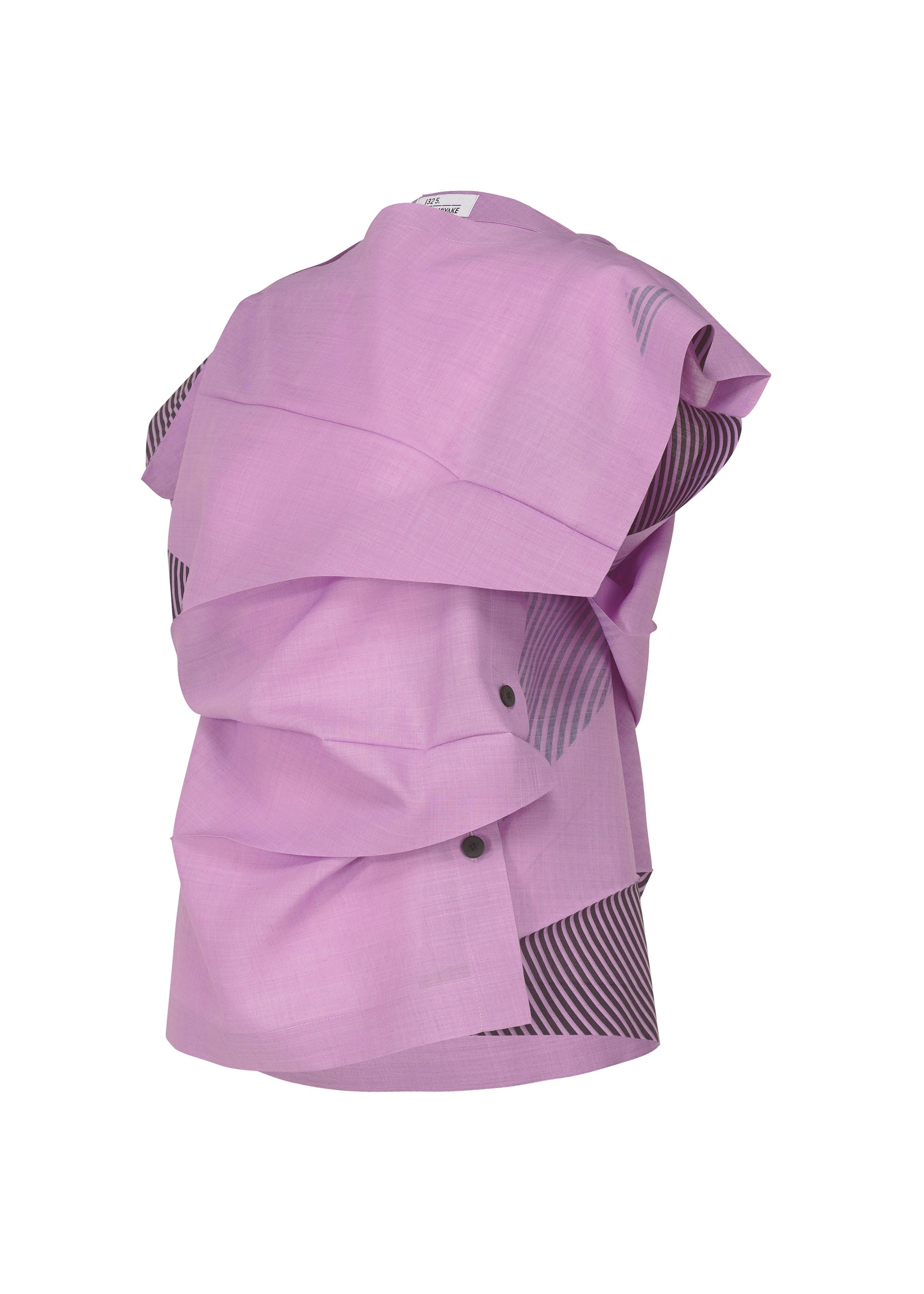 A detail shot of the 132 5. ISSEY MIYAKE FOLD RAMIE PRINT shirt.
