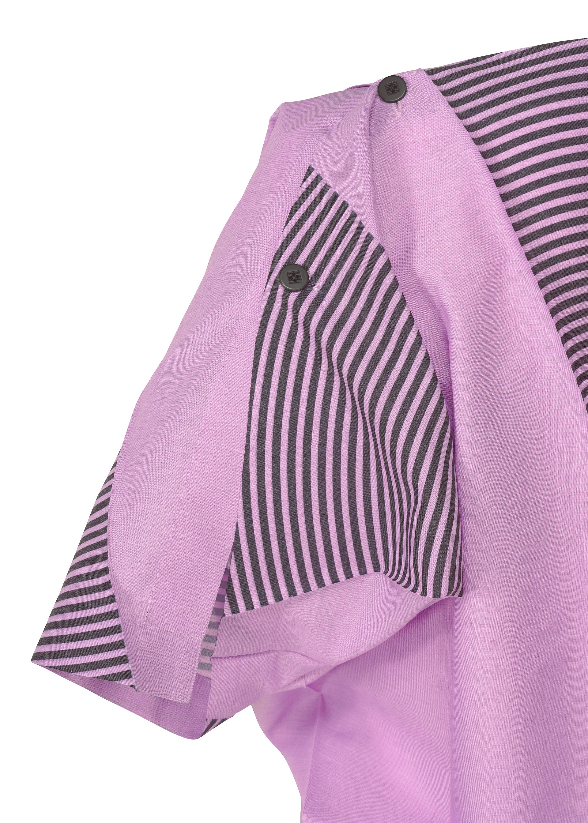 A detail shot of the 132 5. ISSEY MIYAKE FOLD RAMIE PRINT cardigan.