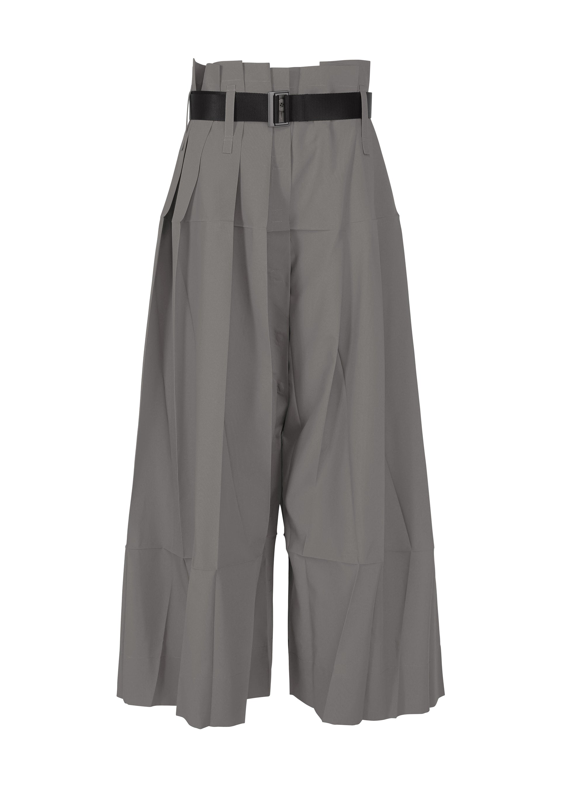 A product shot of the 132 5. ISSEY MIYAKE NO.3 trousers in dark grey (16).