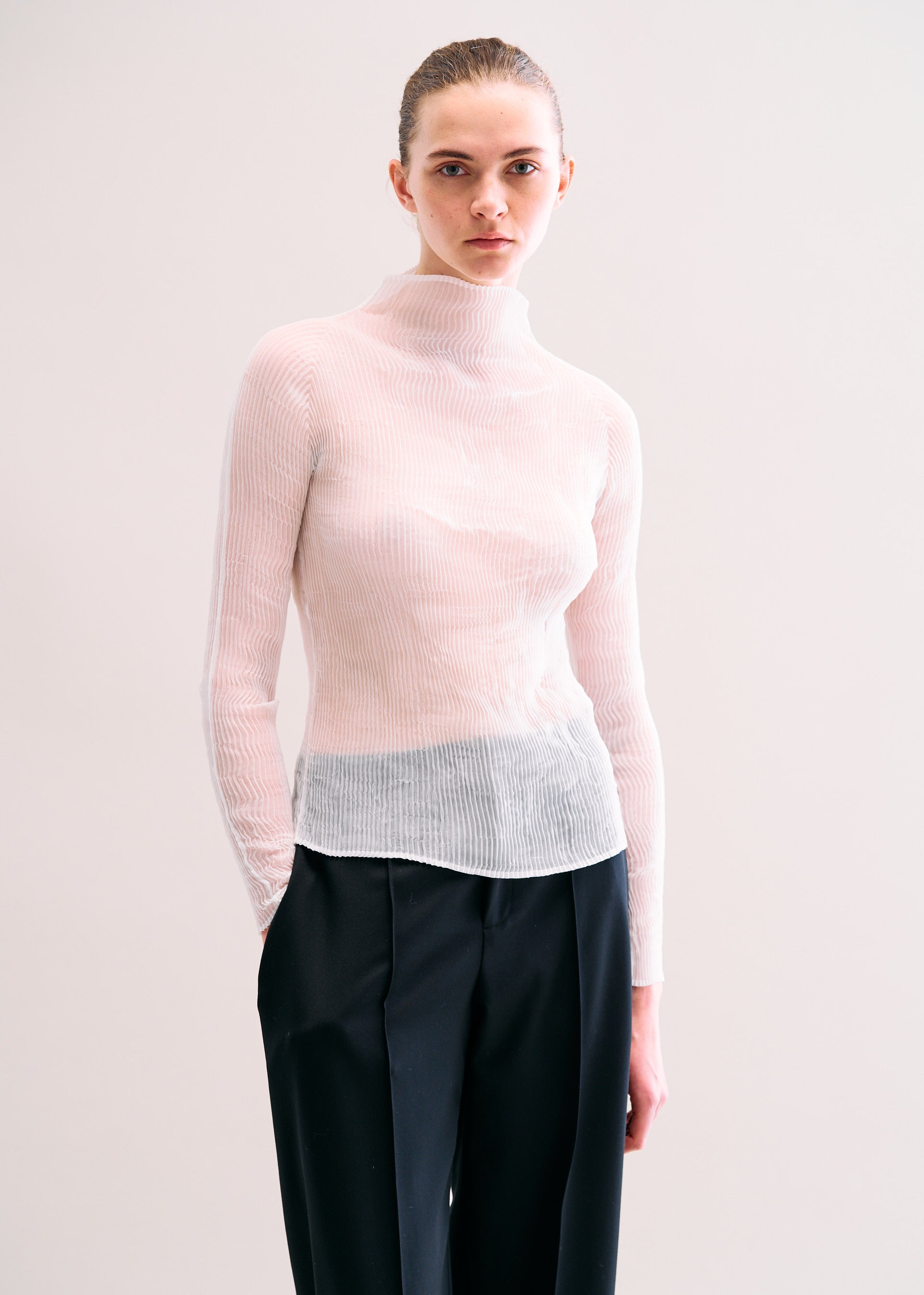 CHIFFON TWIST BK/WT Top White