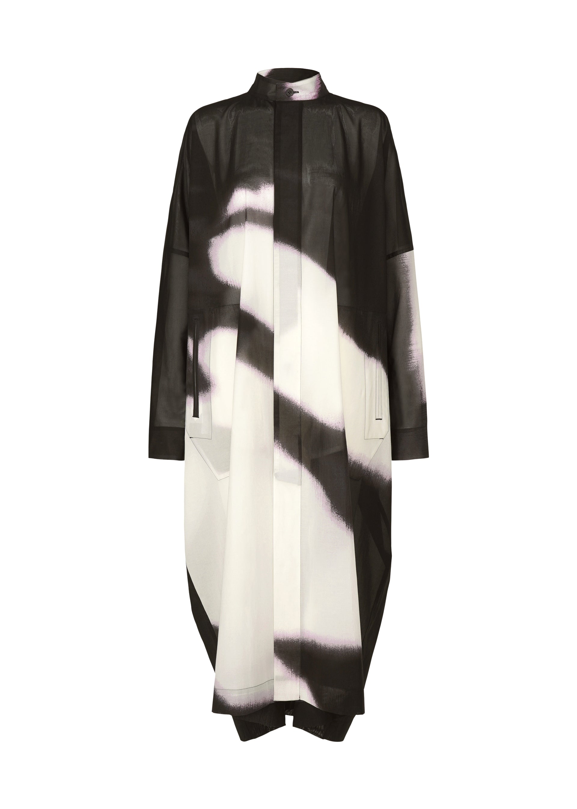 A product shot of the ISSEY MIYAKE SHADOW STUDY coat in .