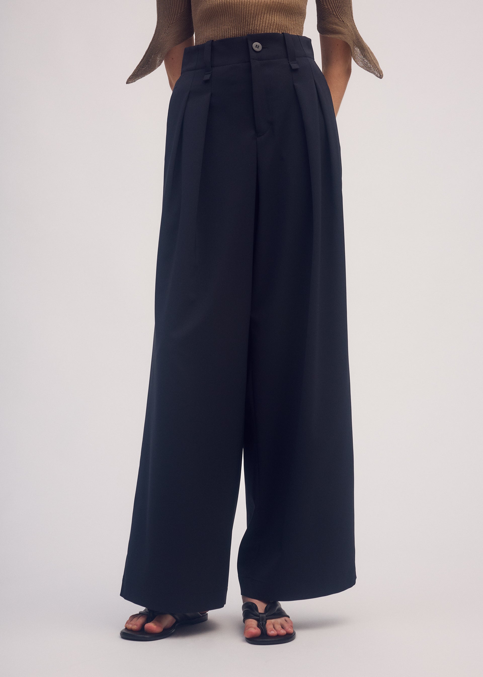 ROUND PANTS Trousers Greige
