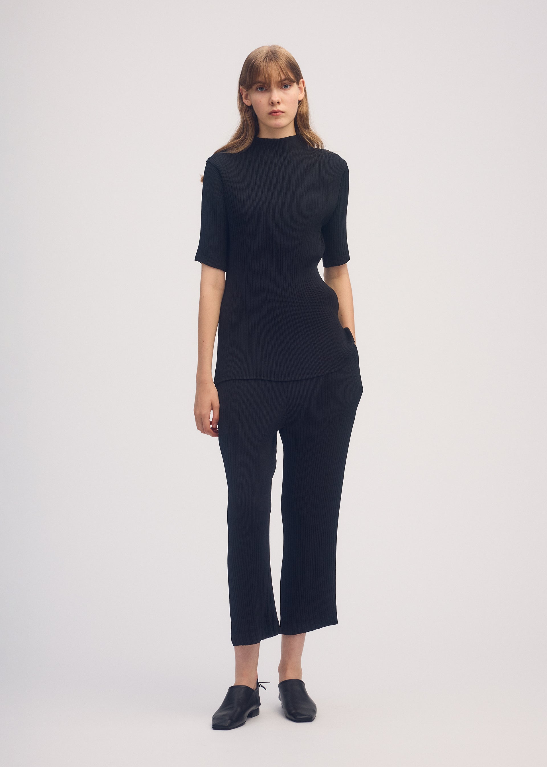 HATCHING PLEATS Shirt Black