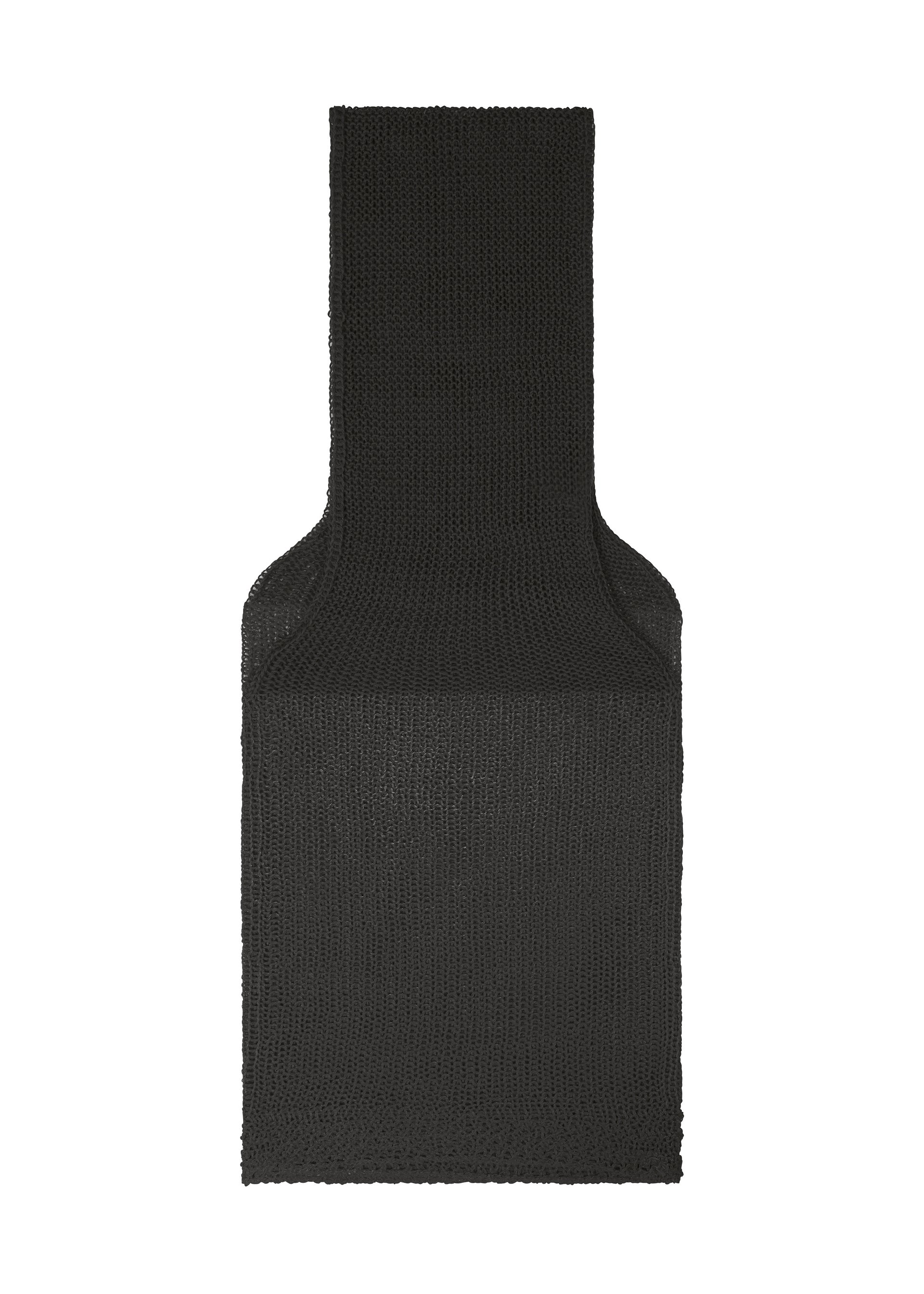 A product shot of the ISSEY MIYAKE PANINI STOLE stole in black (15).
