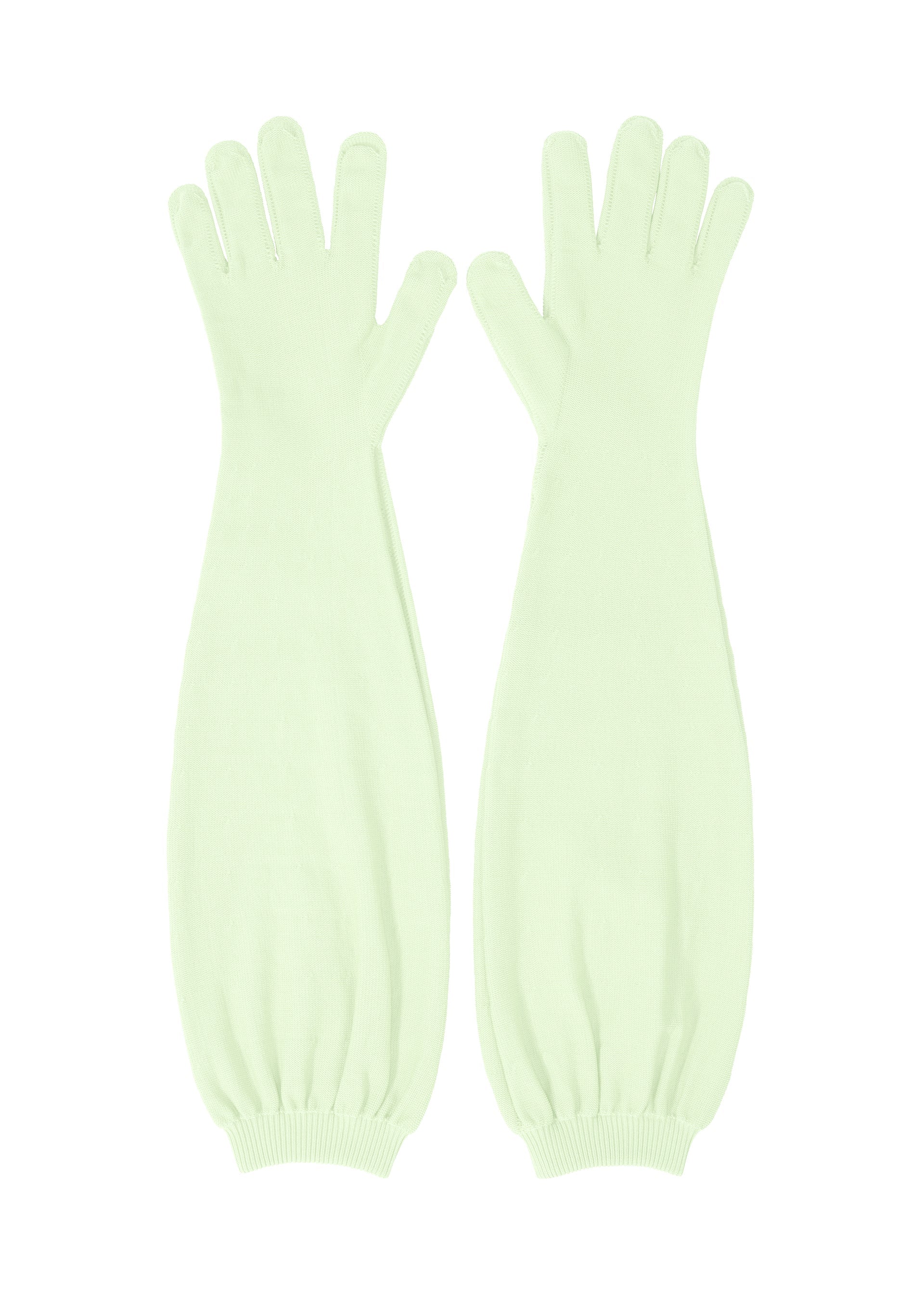 A product shot of the ISSEY MIYAKE ODD GLOVES gloves in mint (60).