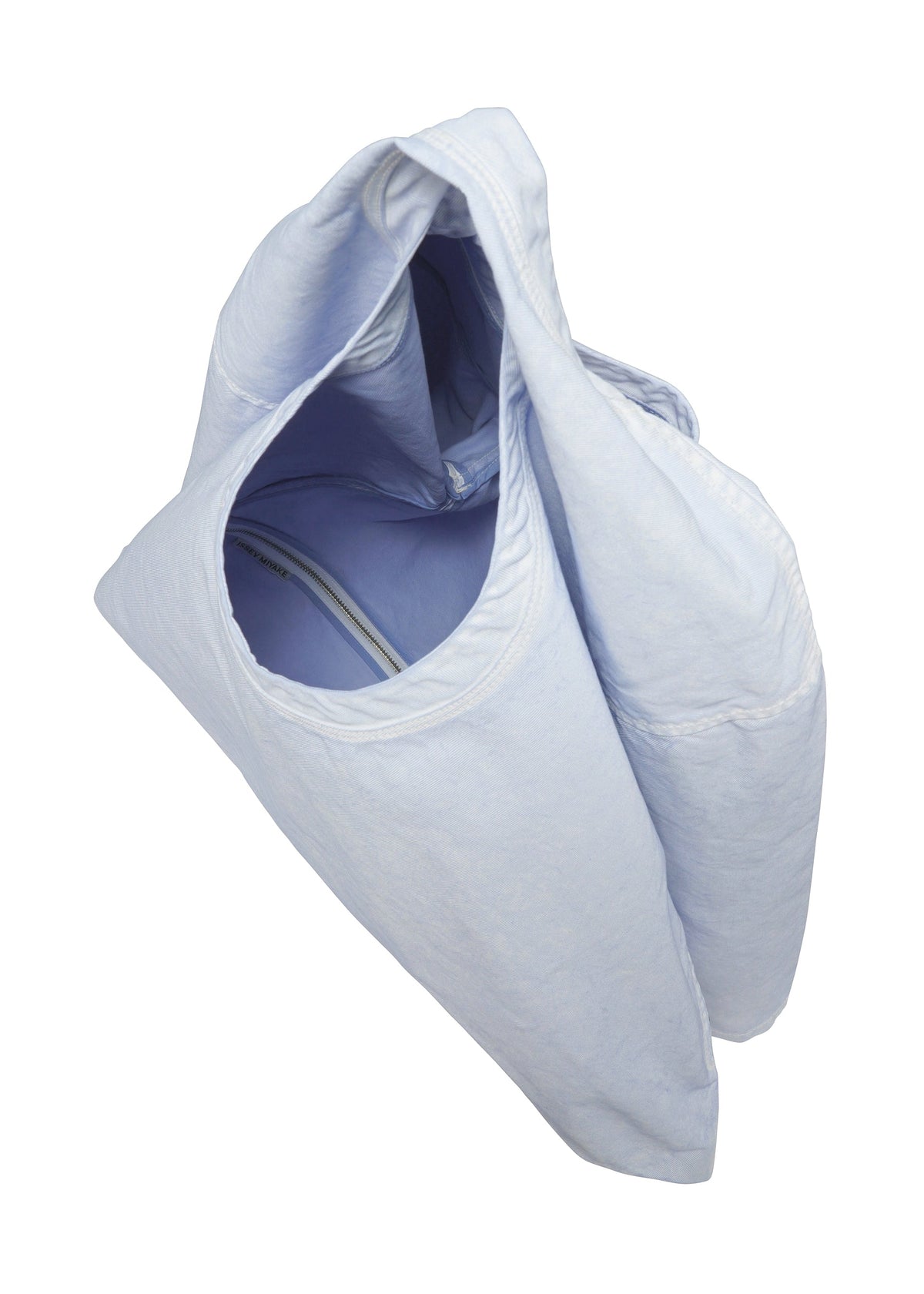 A detail shot of the ISSEY MIYAKE SCULPTURAL (BAG) bag.