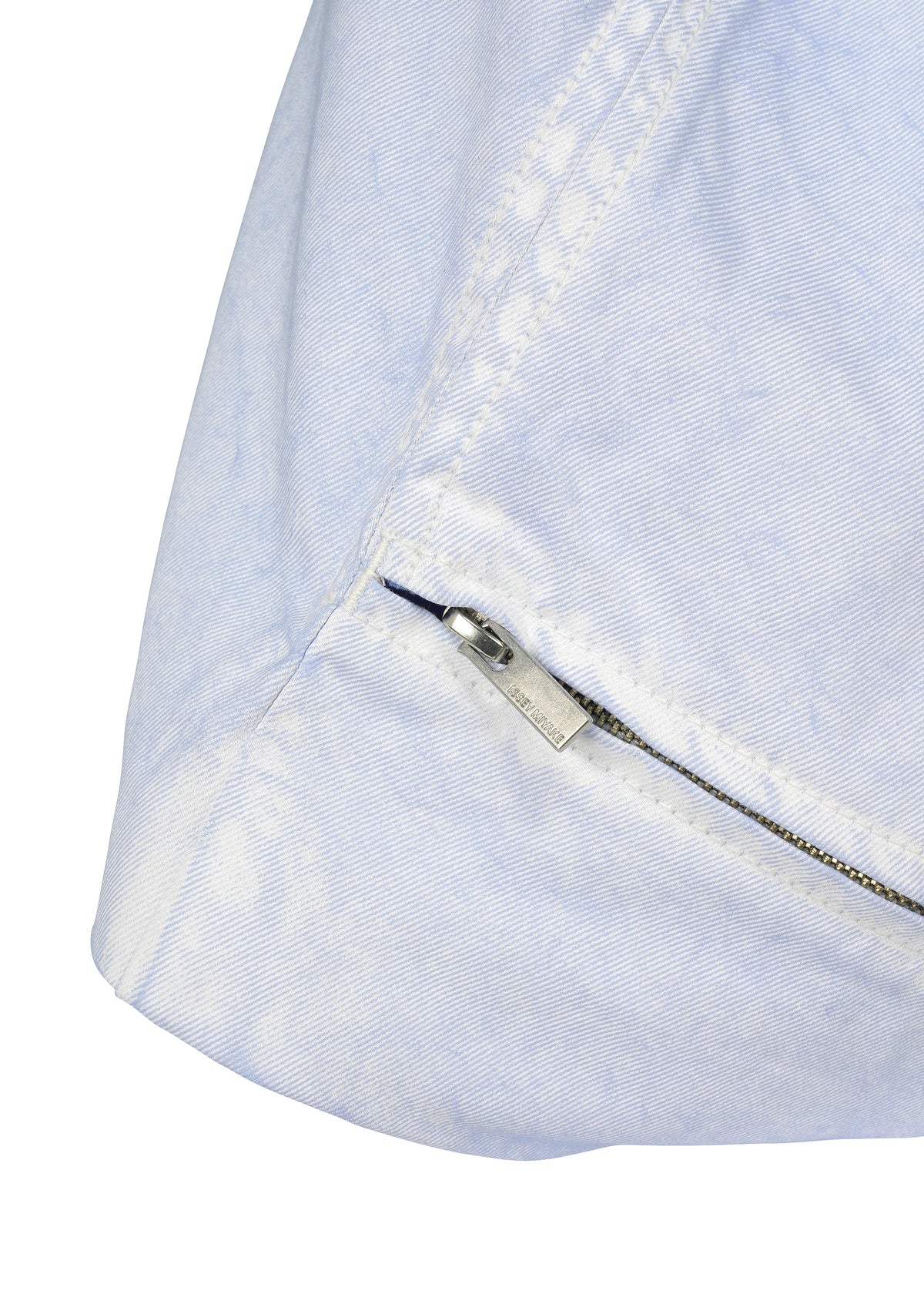 A detail shot of the ISSEY MIYAKE SCULPTURAL (BAG) bag.