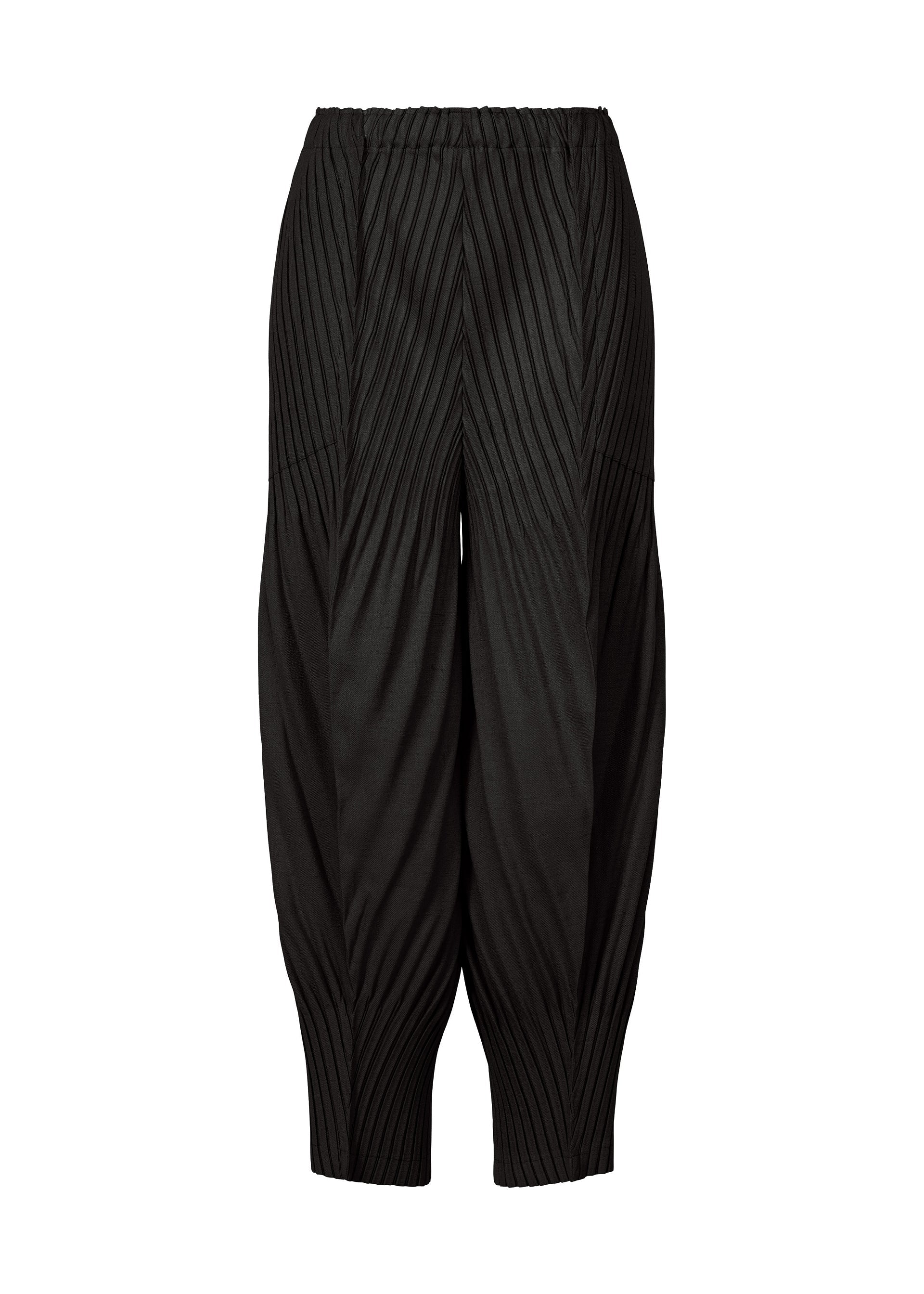 A product shot of the ISSEY MIYAKE LINEN LIKE PLEATS trousers in black (15).