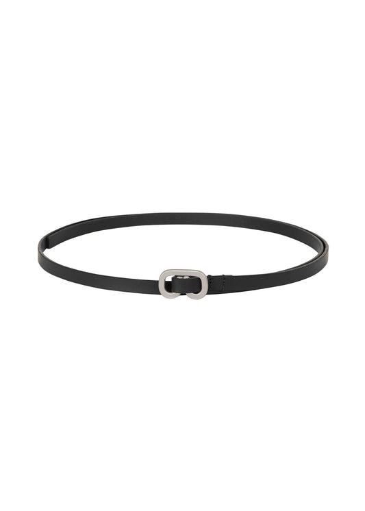 A product shot of the ISSEY MIYAKE SOLID LEATHER BELT belt in black.
