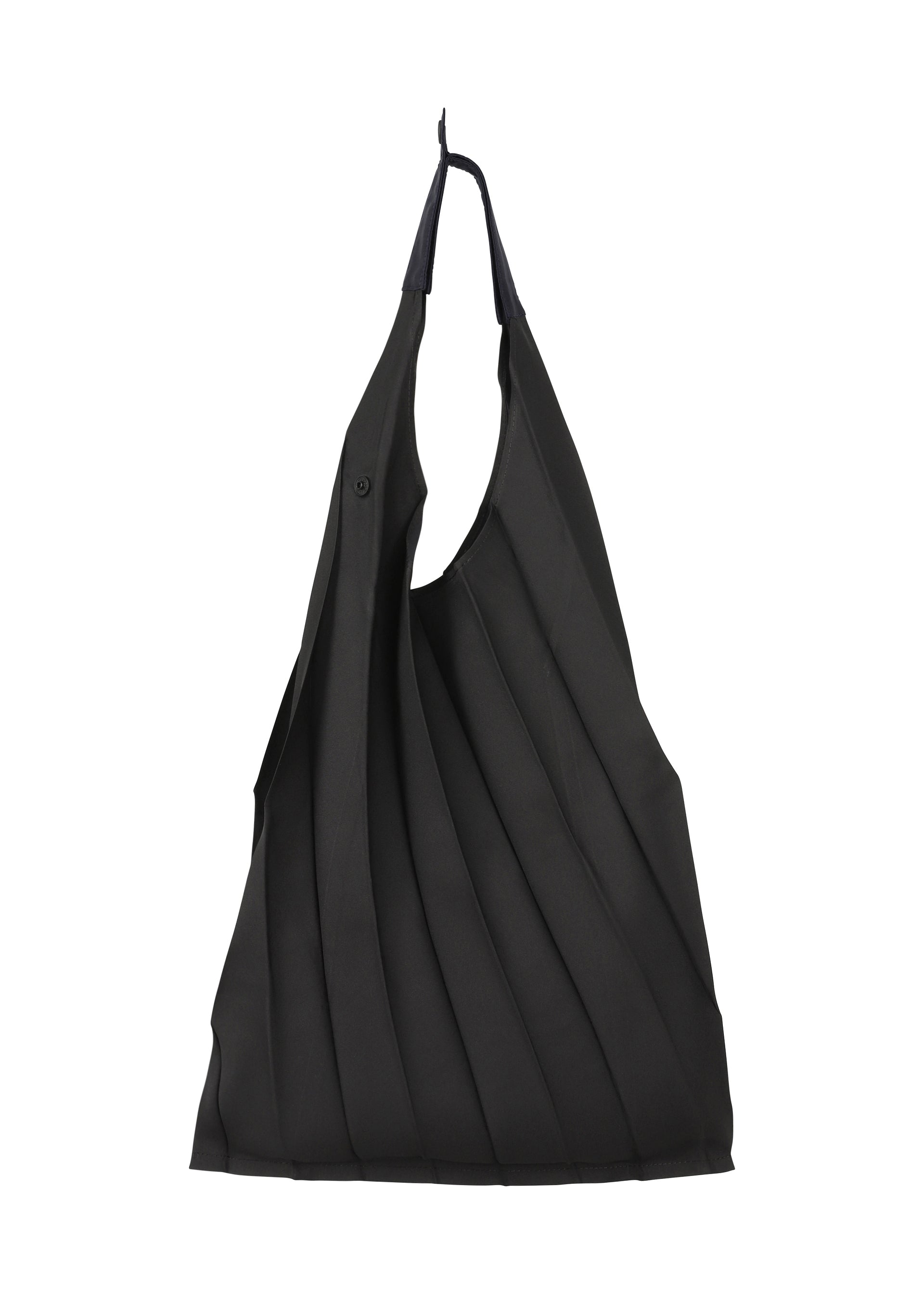 A product shot of the IM MEN GURU GURU bag in black (15)