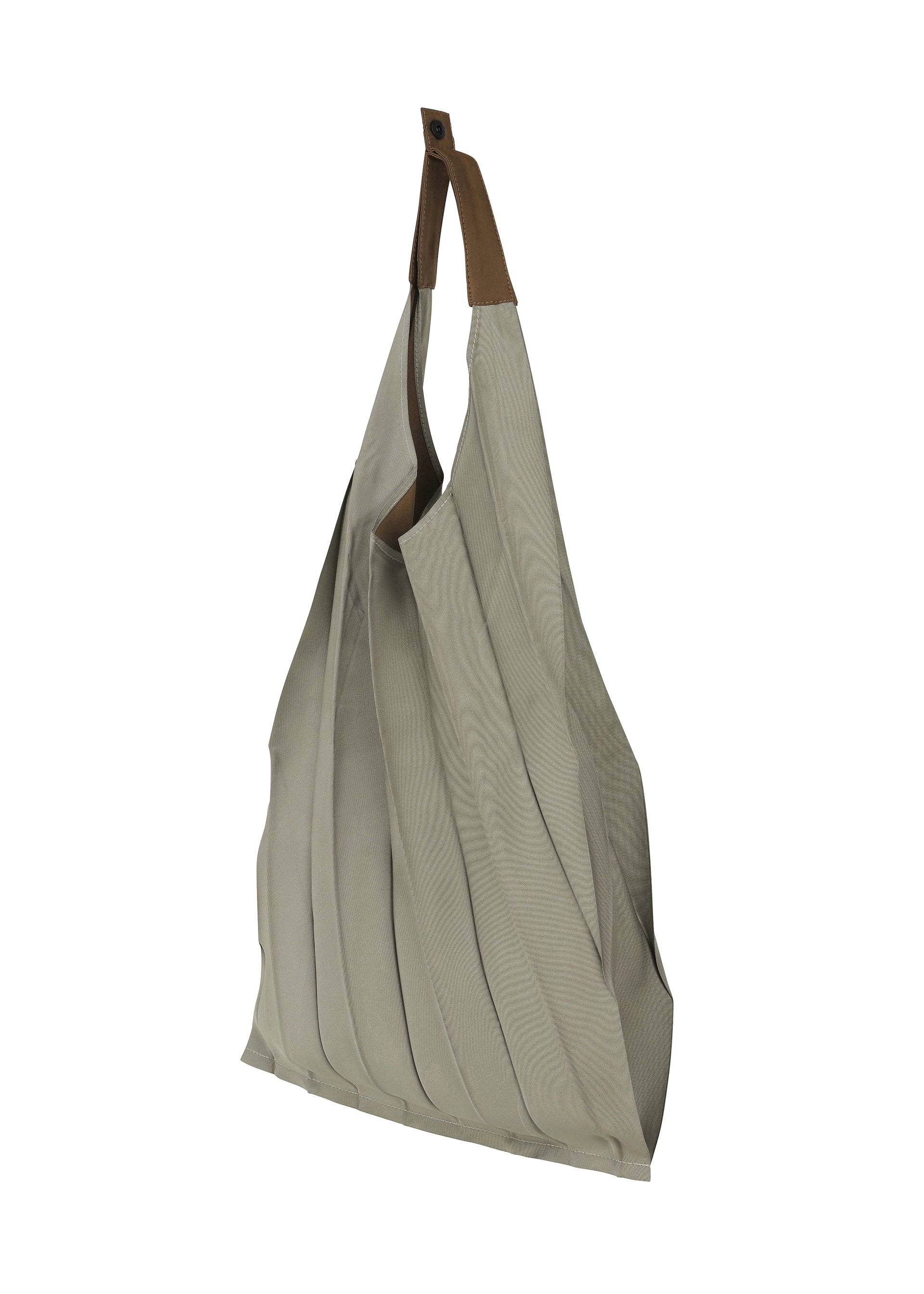 A detail shot of the IM MEN GURU GURU bag