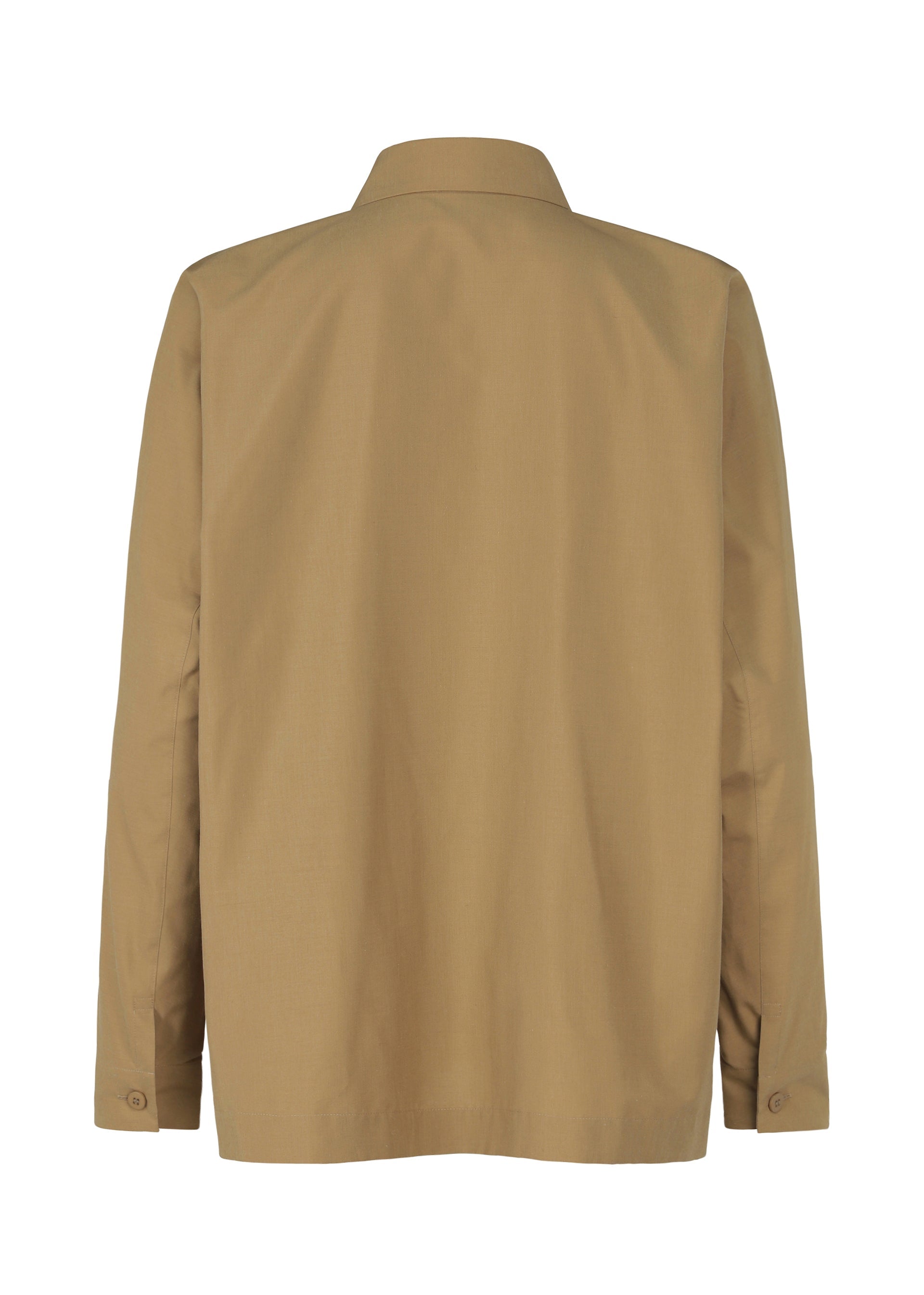 A detail shot of the IM MEN ONE CUT SHIRT shirt.