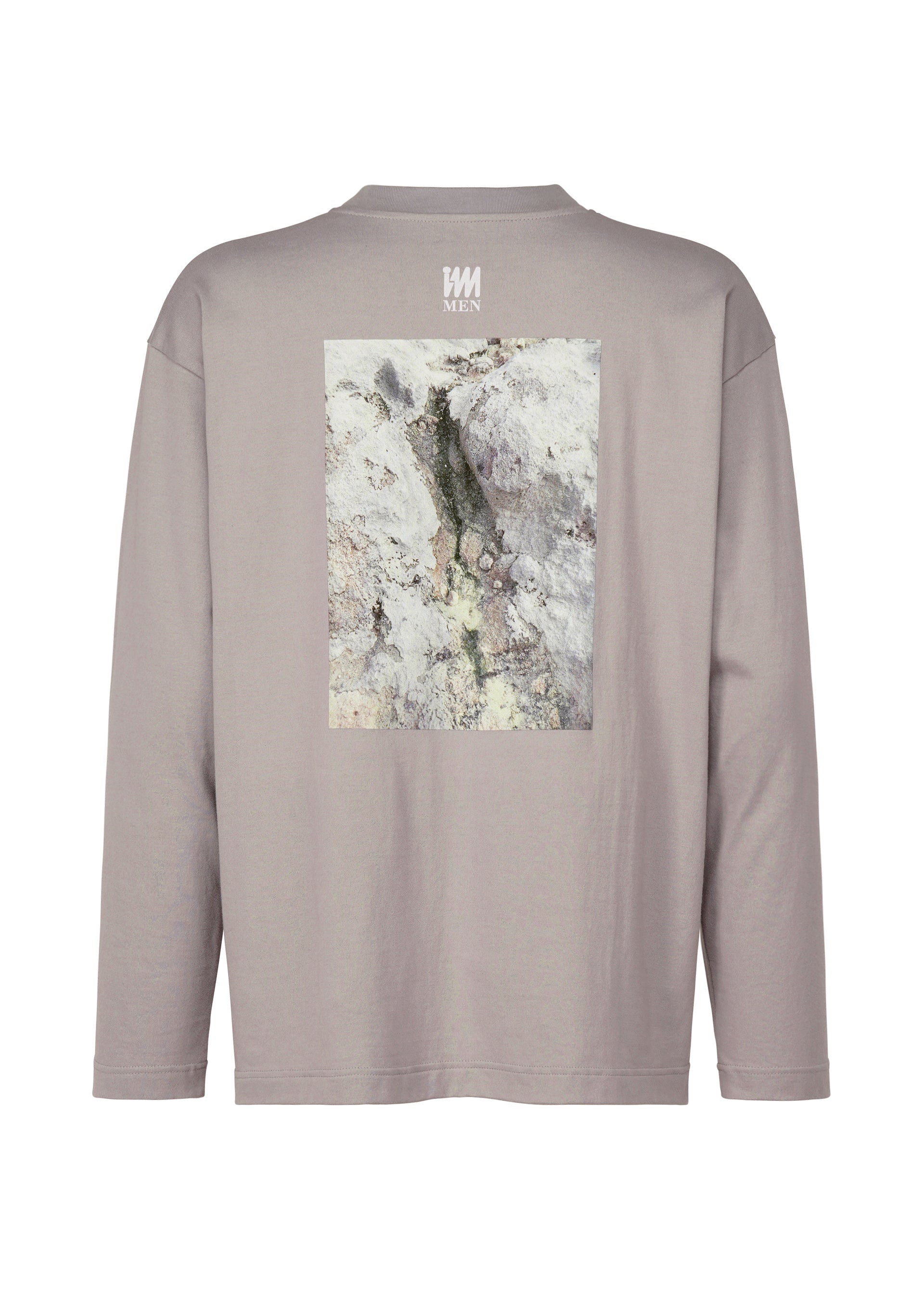 A detail shot of the IM MEN SOIL GRAPHIC T top.