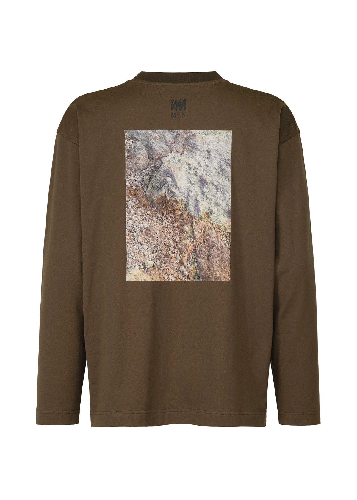 A detail shot of the IM MEN SOIL GRAPHIC T top.