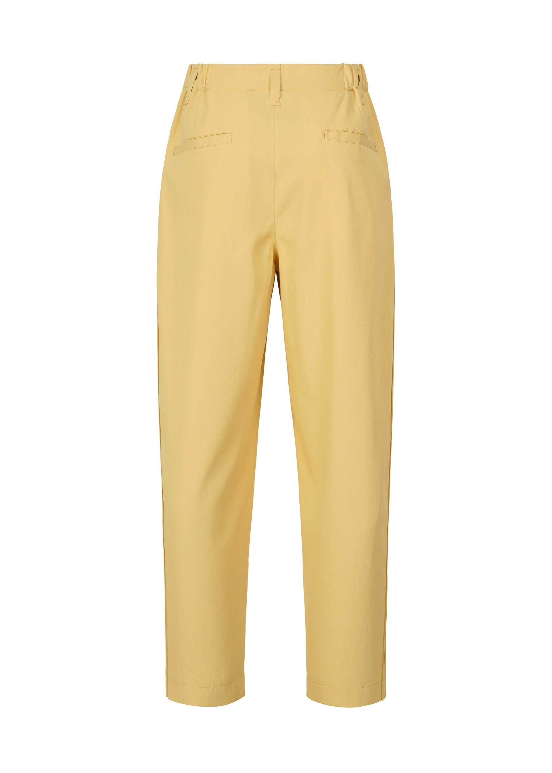 A detail shot of the IM MEN AIR PLEATS trousers.