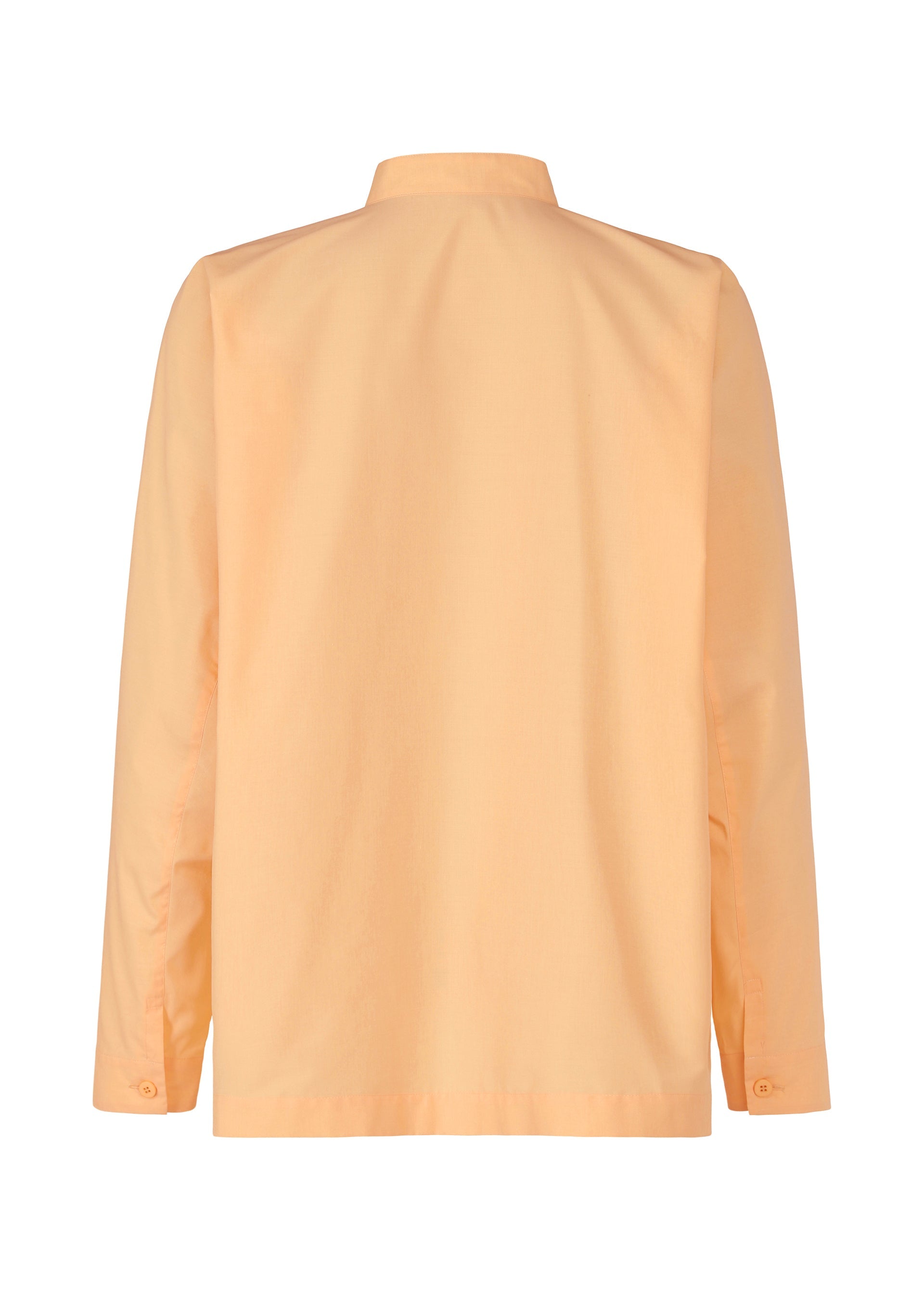 A detail shot of the IM MEN ONE CUT SHIRT shirt.