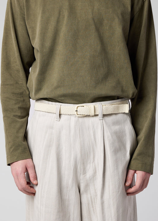 A model wears the IM MEN STRETCH MESH BELT belt.