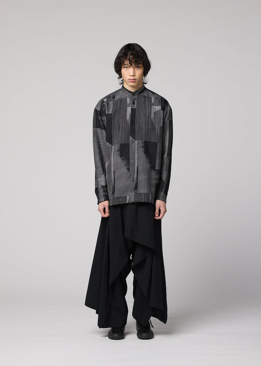 A model wears the IM MEN COMFORT COTTON comfort-cotton-draped-trousers-saxe-blue.