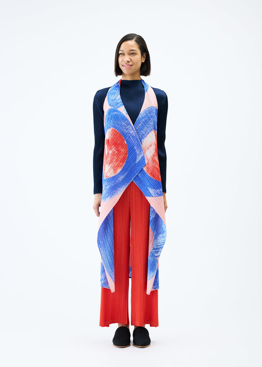 A model wears the PLEATS PLEASE ISSEY MIYAKE BACKLIGHT vest.