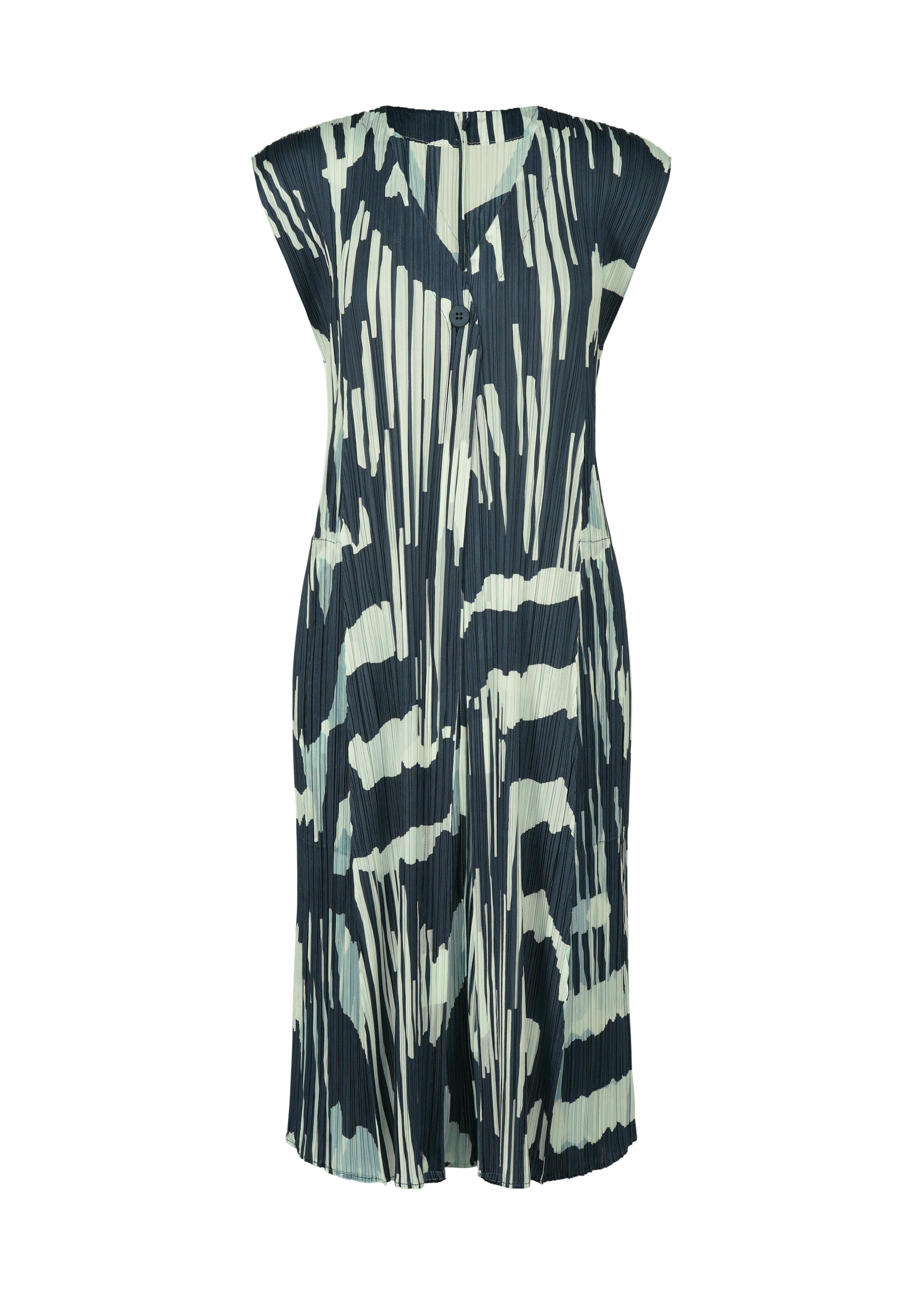 A product shot of the PLEATS PLEASE ISSEY MIYAKE REFRACTION vest in .